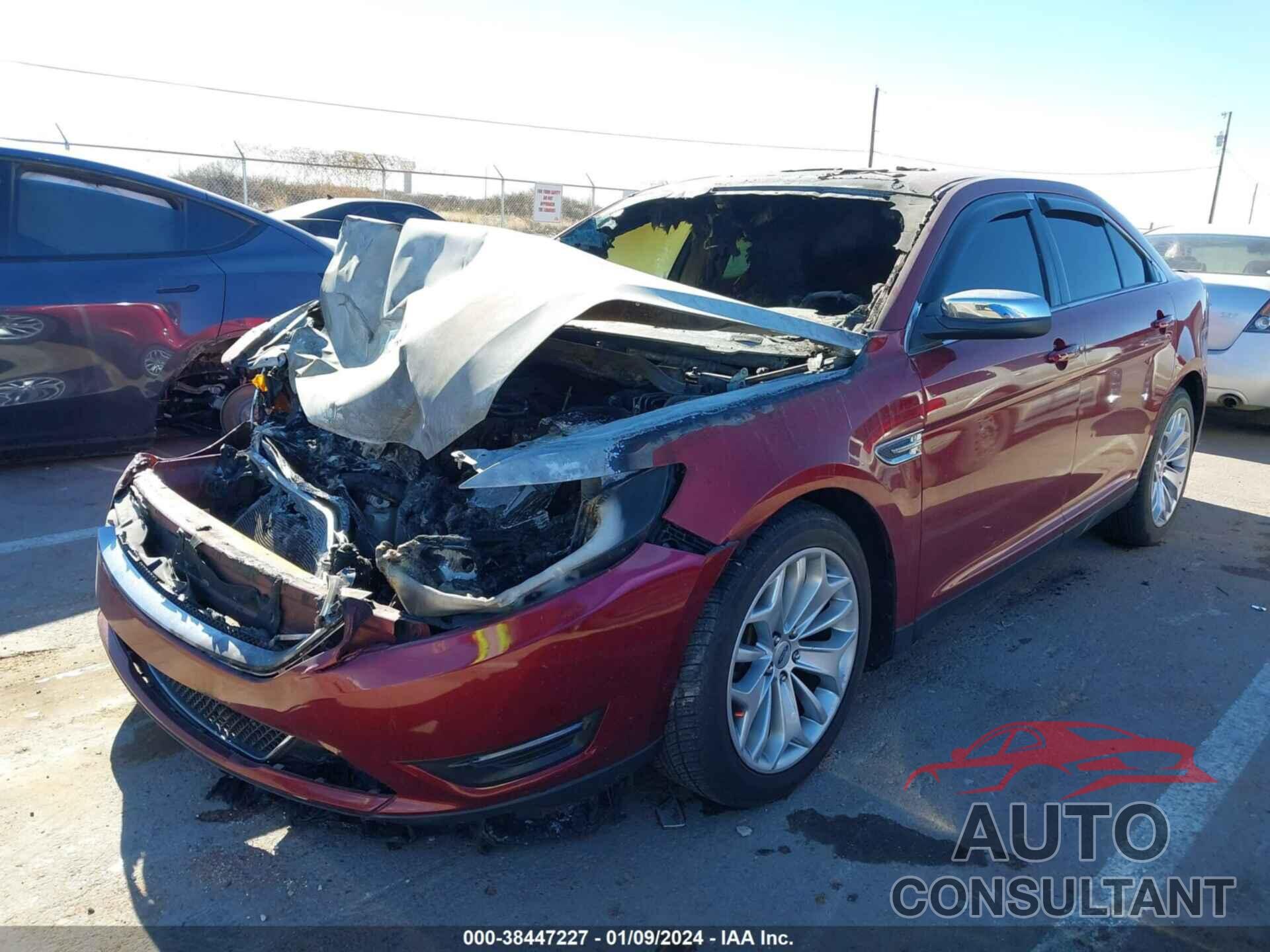 FORD TAURUS 2018 - 1FAHP2F80JG106275