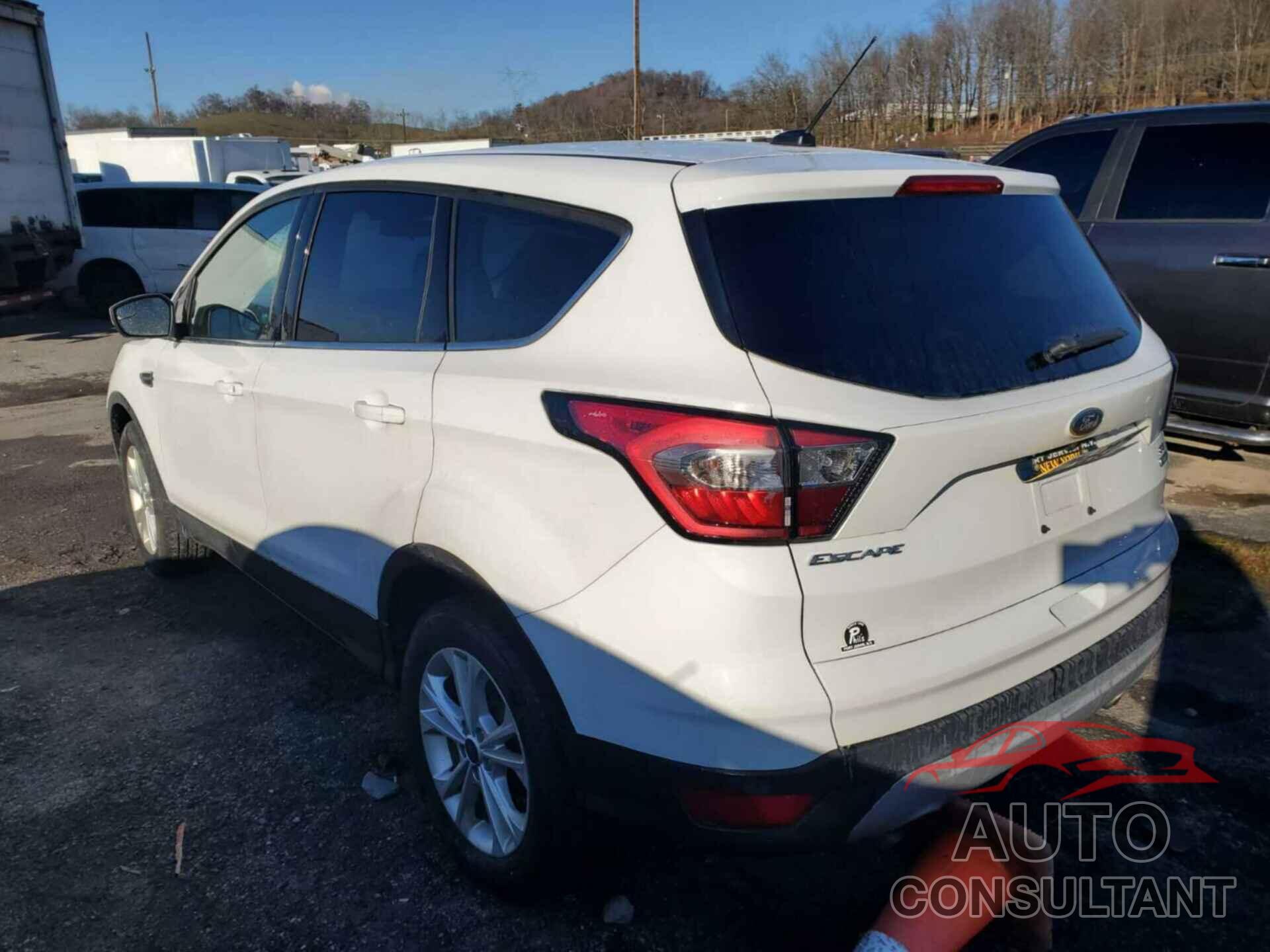 FORD ESCAPE 2017 - 1FMCU9GD0HUC98712