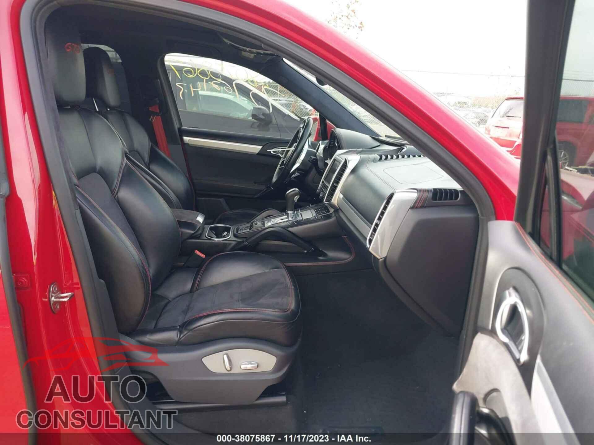 PORSCHE CAYENNE 2016 - WP1AD2A21GLA70585