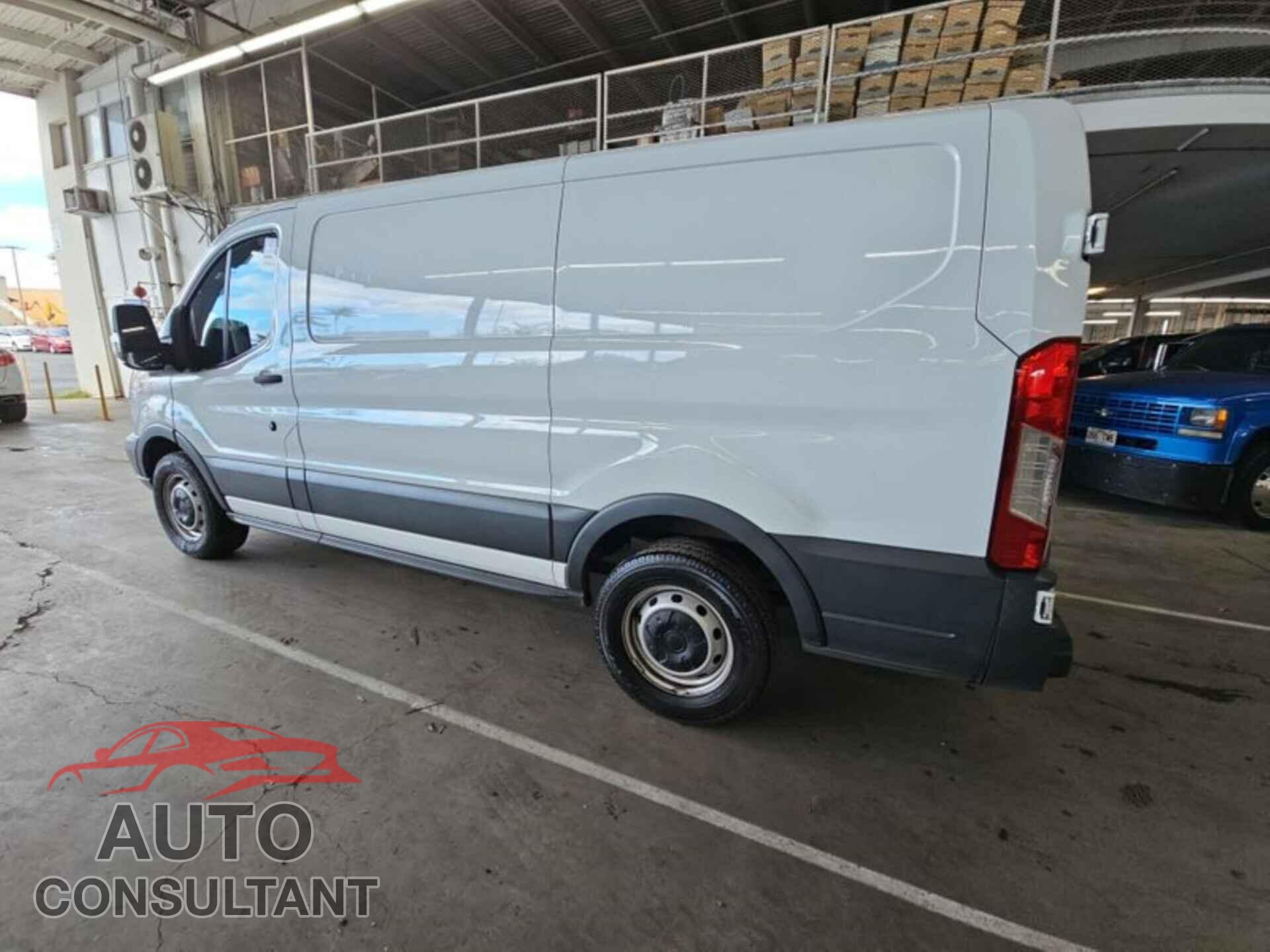 FORD TRANSIT-250 2018 - 1FTYR1YM0JKB43848