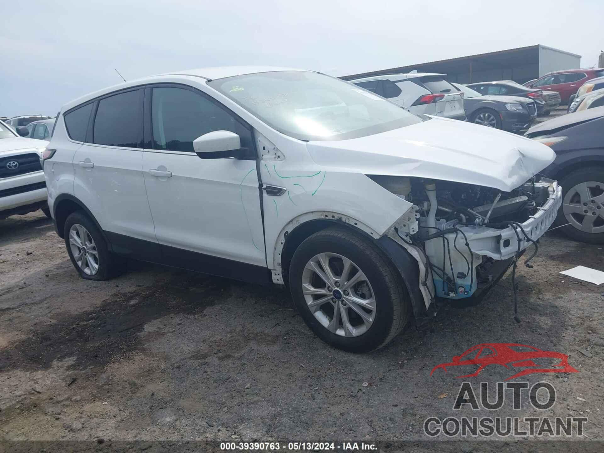 FORD ESCAPE 2017 - 1FMCU9GD4HUE90554