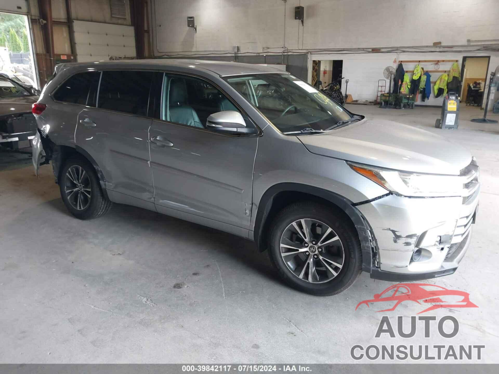 TOYOTA HIGHLANDER 2018 - 5TDBZRFH5JS912721