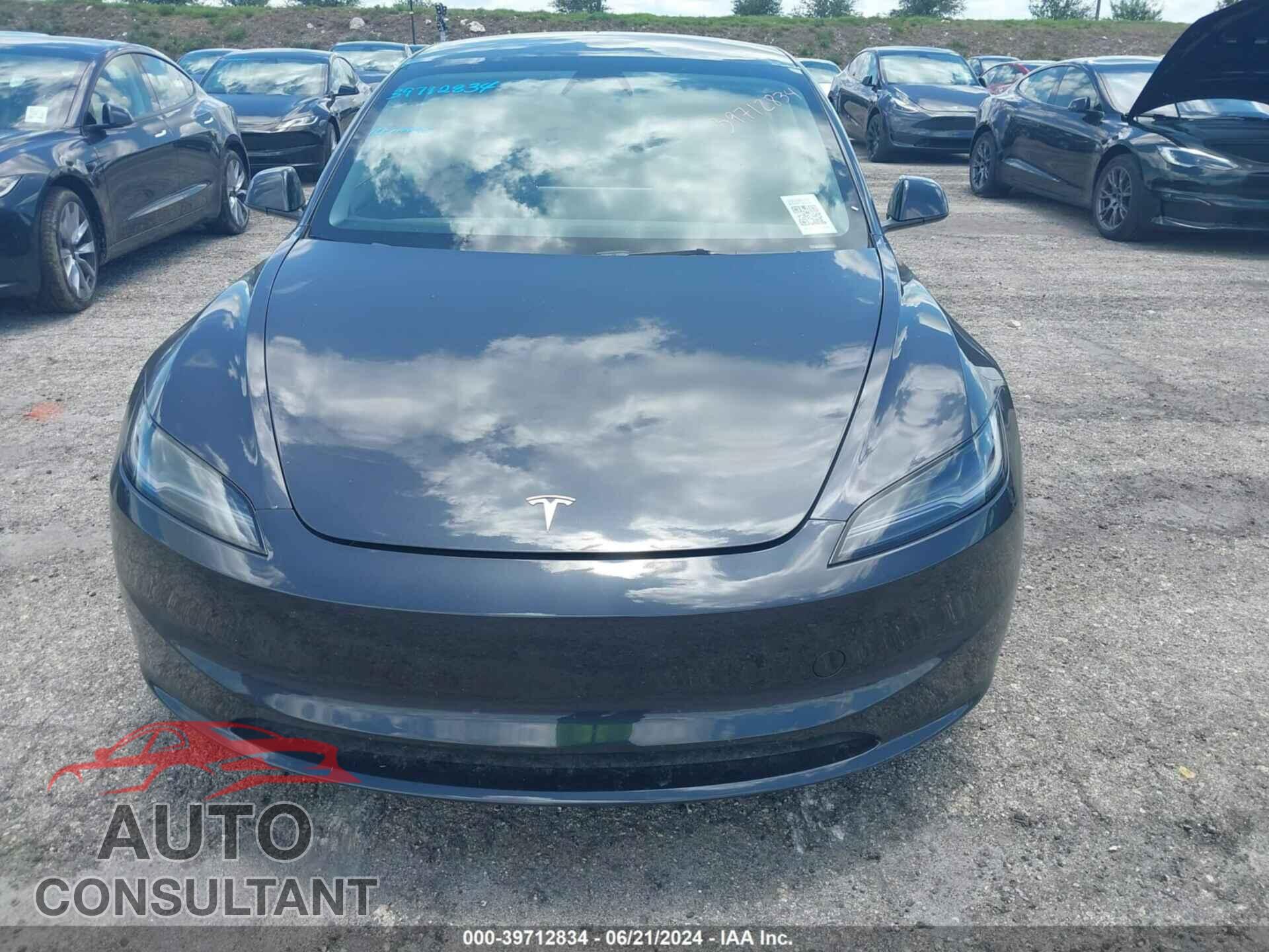 TESLA MODEL 3 2024 - 5YJ3E1EA8RF751609