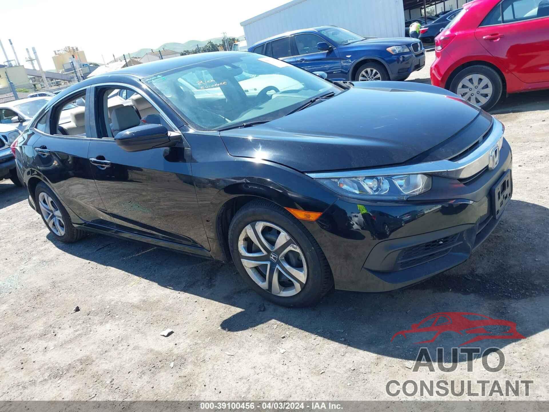 HONDA CIVIC 2018 - 2HGFC2F58JH536600