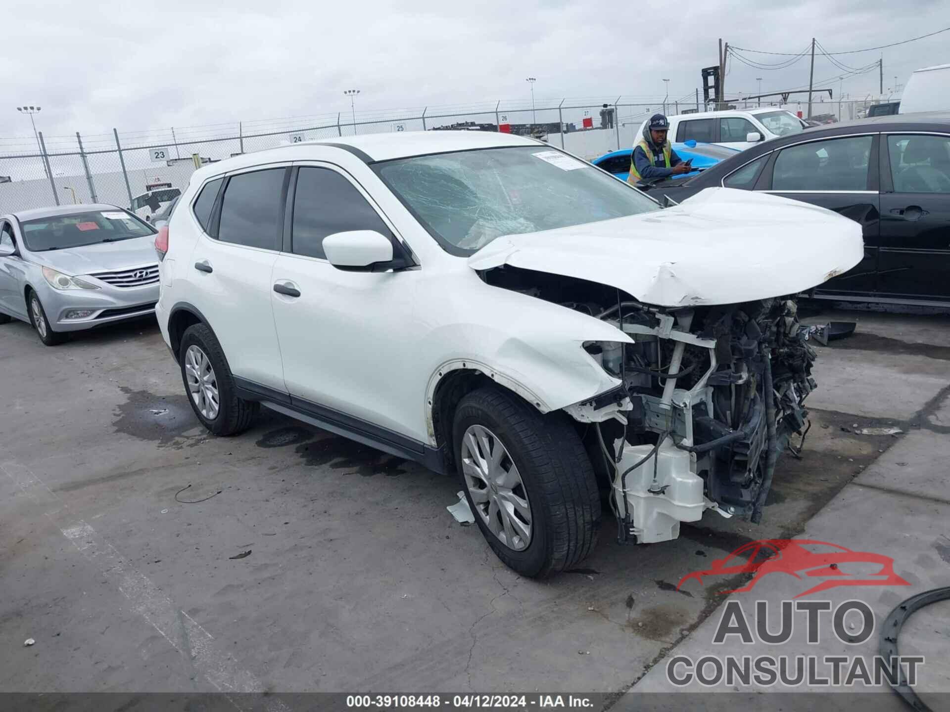 NISSAN ROGUE 2017 - KNMAT2MT1HP580731