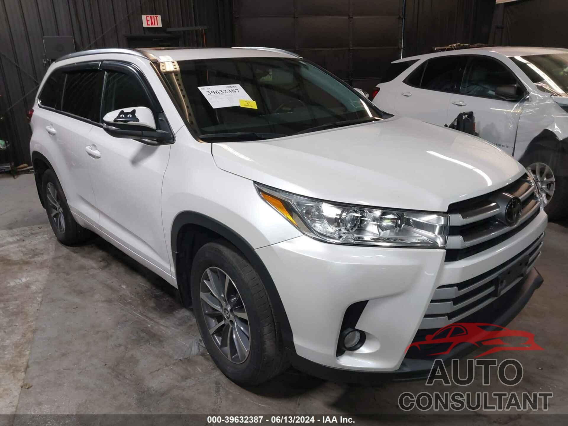 TOYOTA HIGHLANDER 2018 - 5TDJZRFH9JS908618