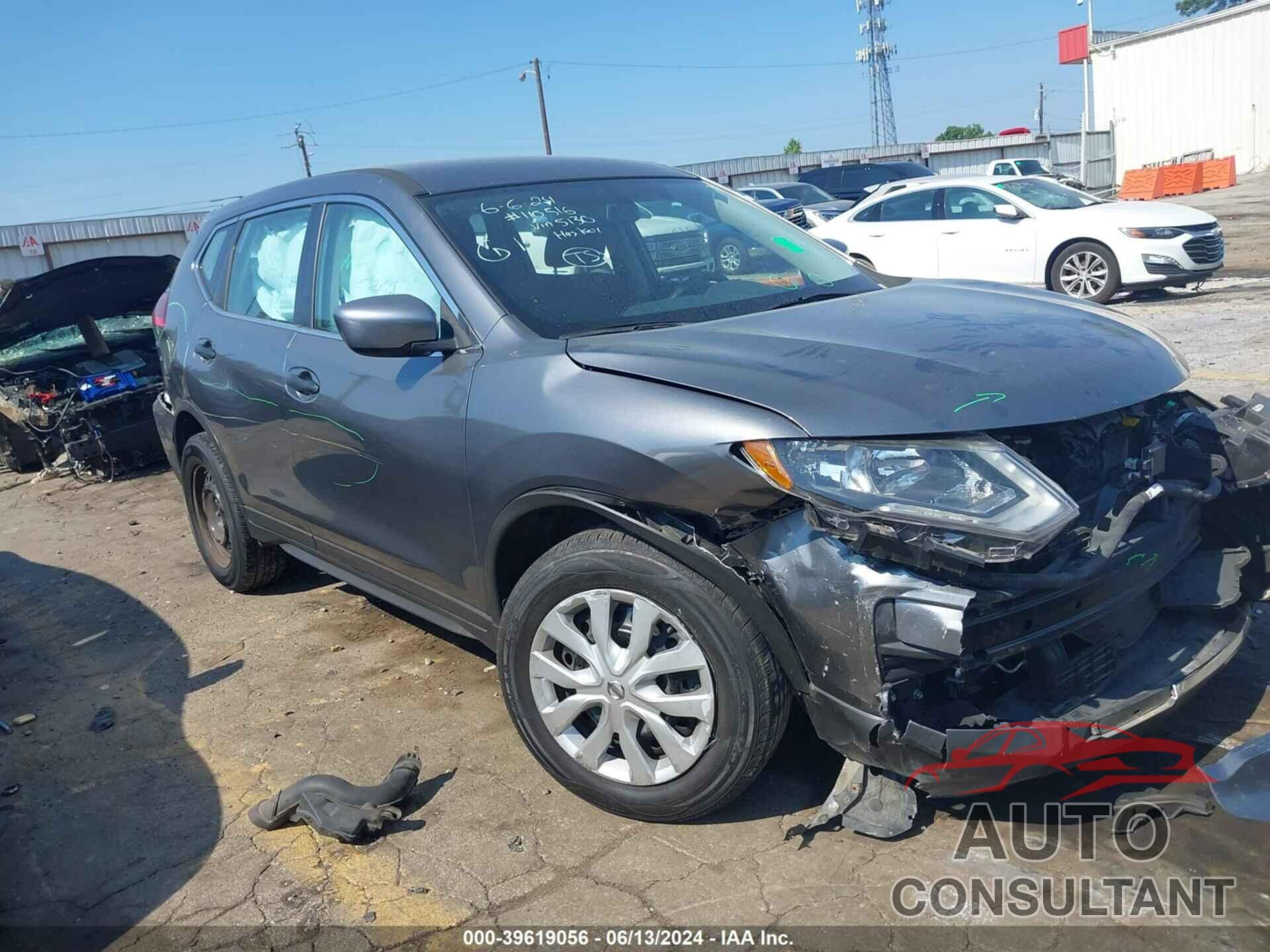 NISSAN ROGUE 2017 - KNMAT2MT9HP615130