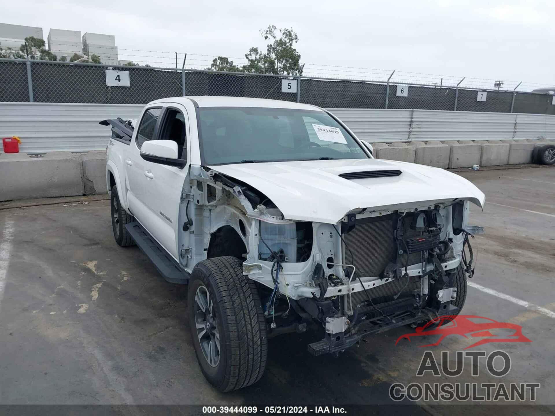 TOYOTA TACOMA 2017 - 3TMAZ5CN2HM048199