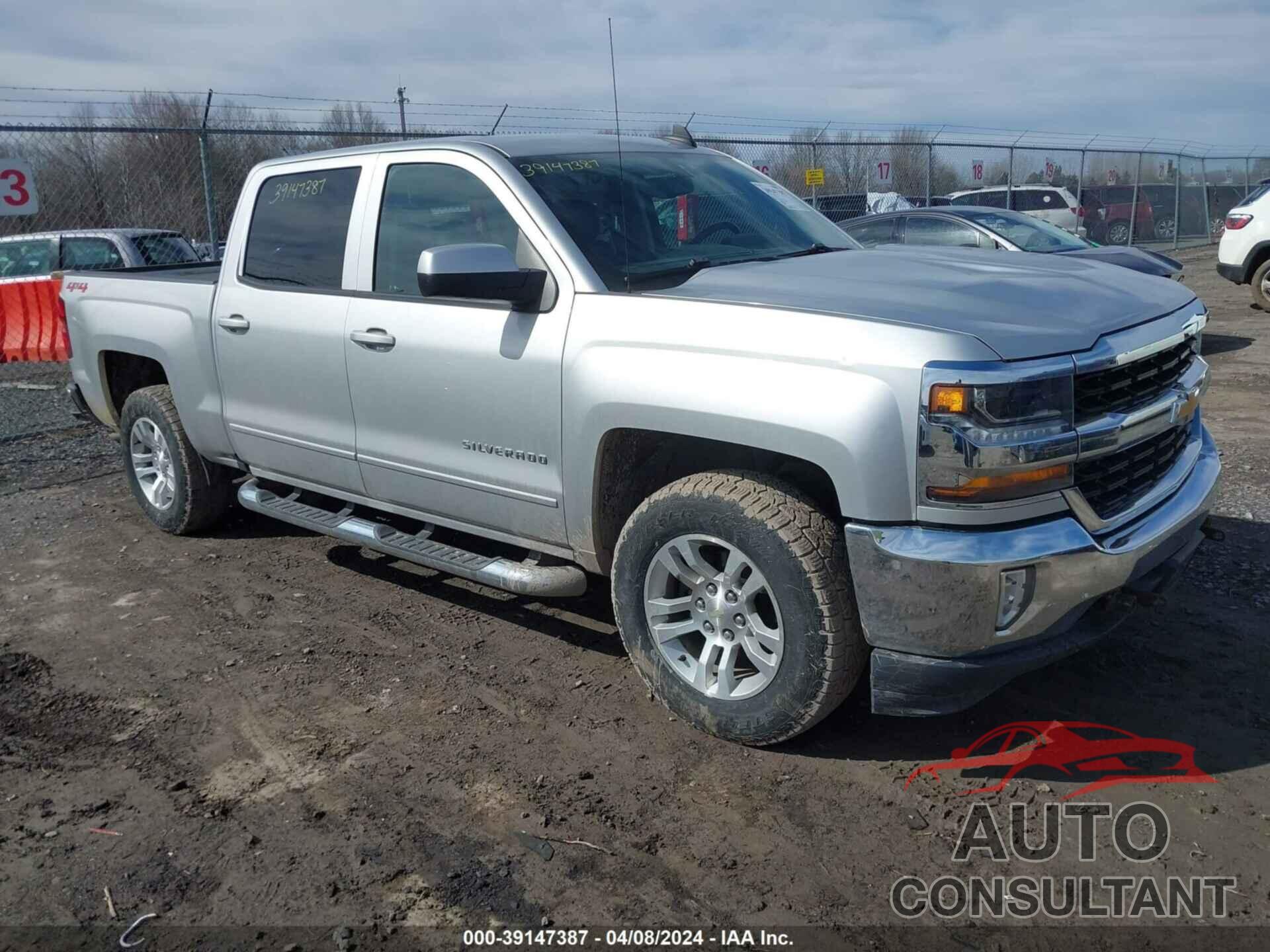 CHEVROLET SILVERADO 1500 2018 - 3GCUKREC9JG365017