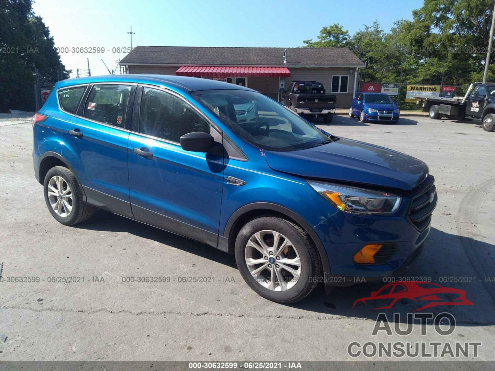 FORD ESCAPE 2017 - 1FMCU0F73HUB00132