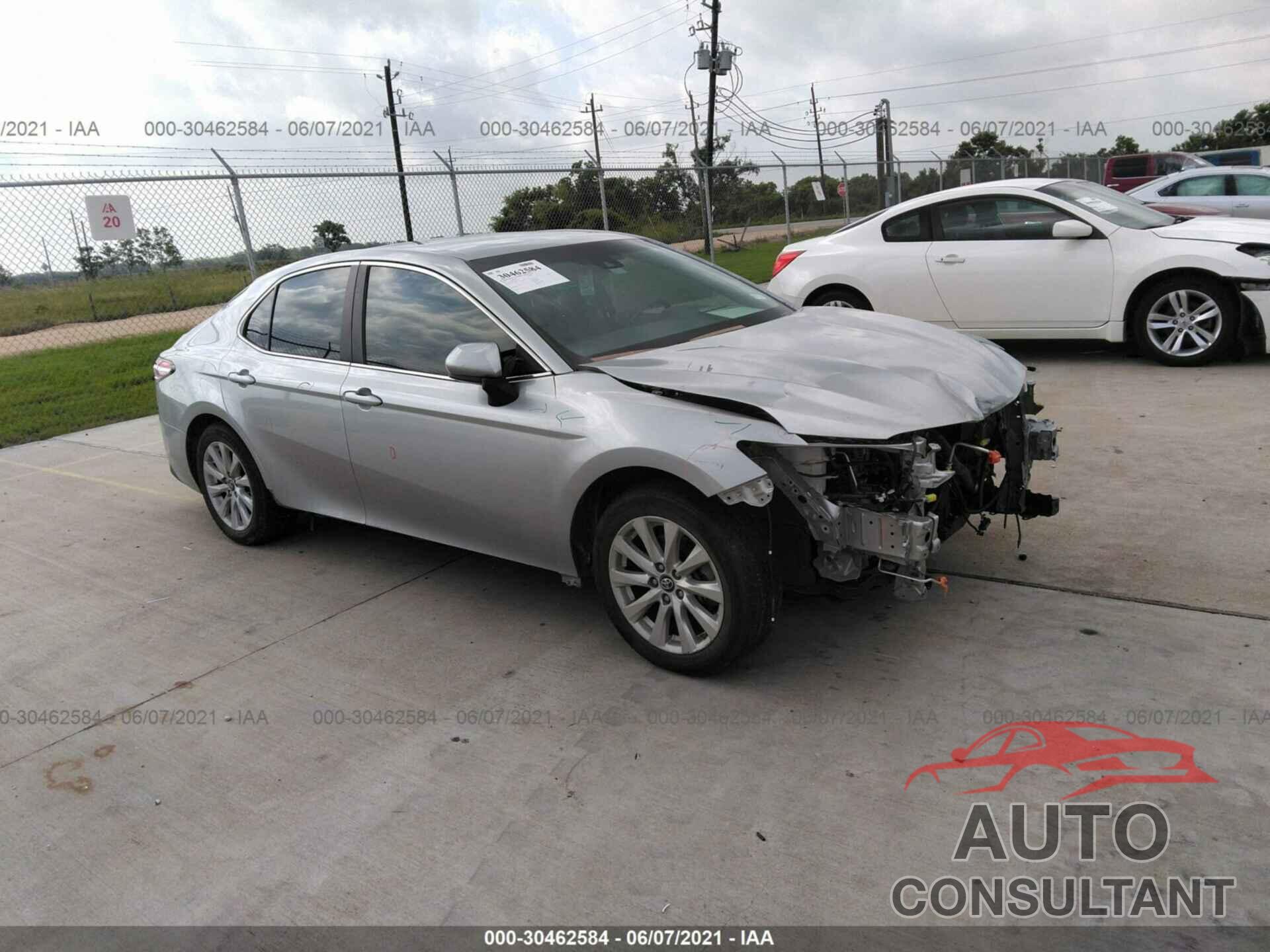 TOYOTA CAMRY 2018 - 4T1B11HKXJU055174