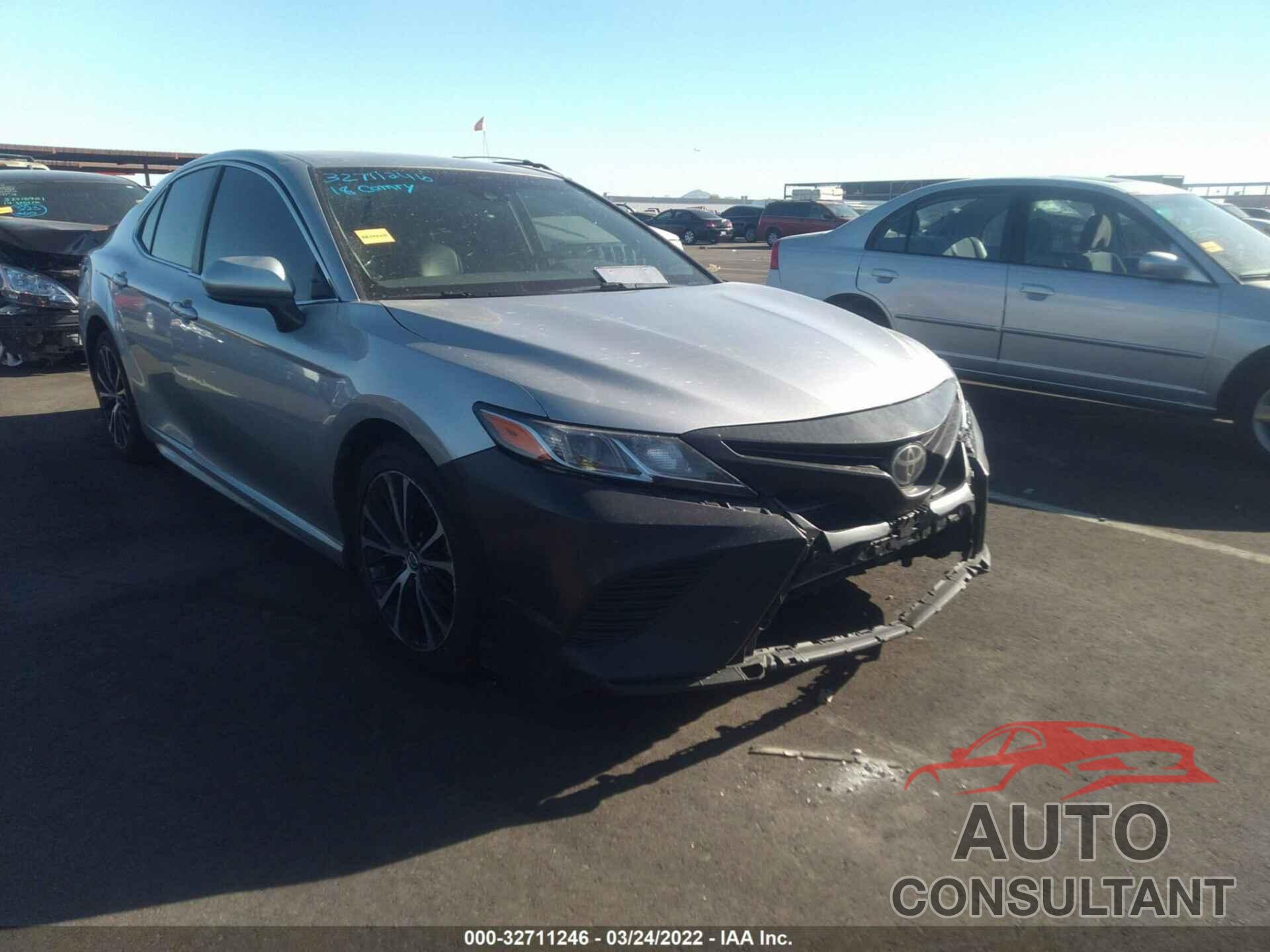 TOYOTA CAMRY 2018 - 4T1B11HK5JU576125