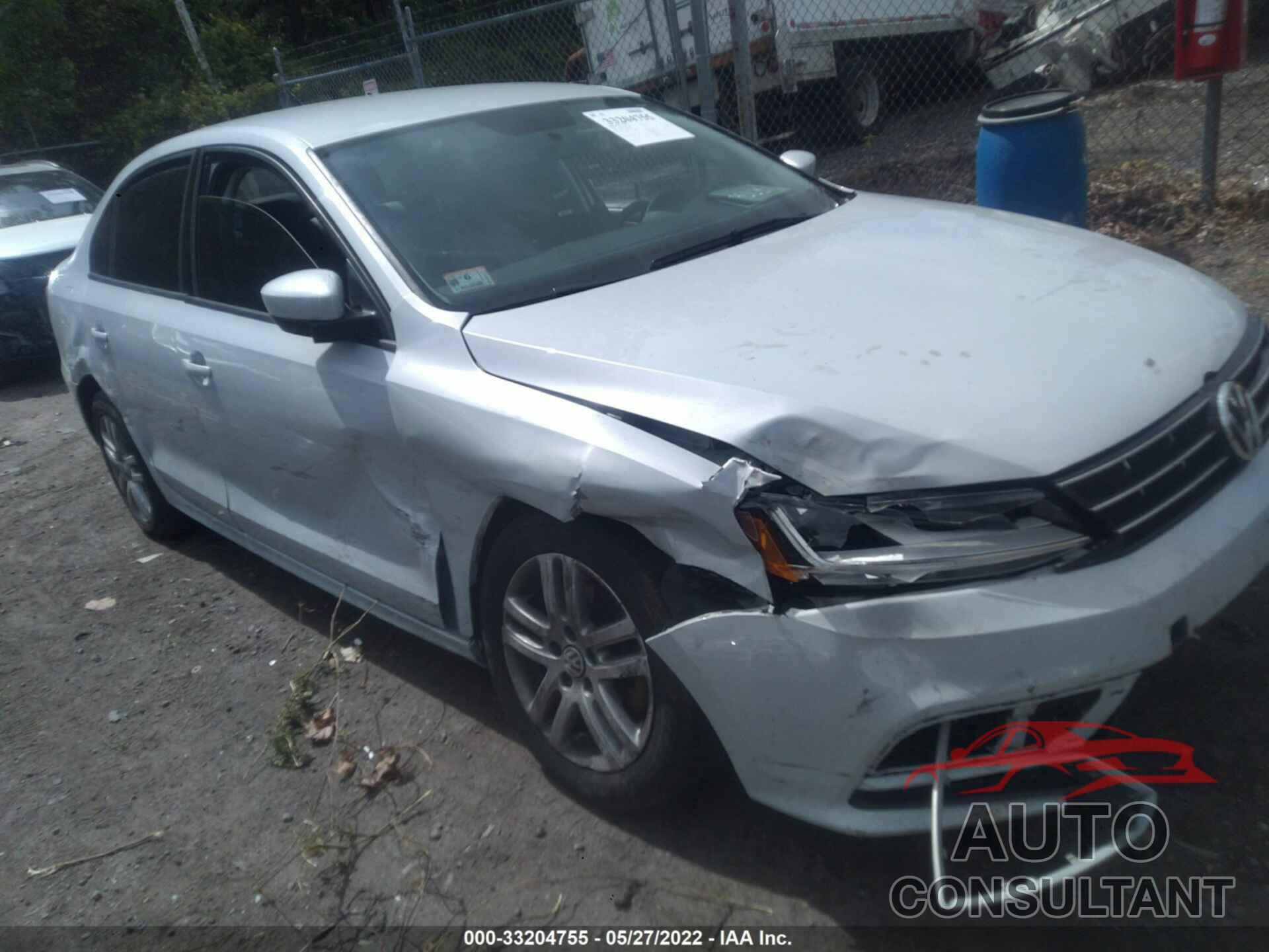 VOLKSWAGEN JETTA 2018 - 3VW2B7AJXJM260727