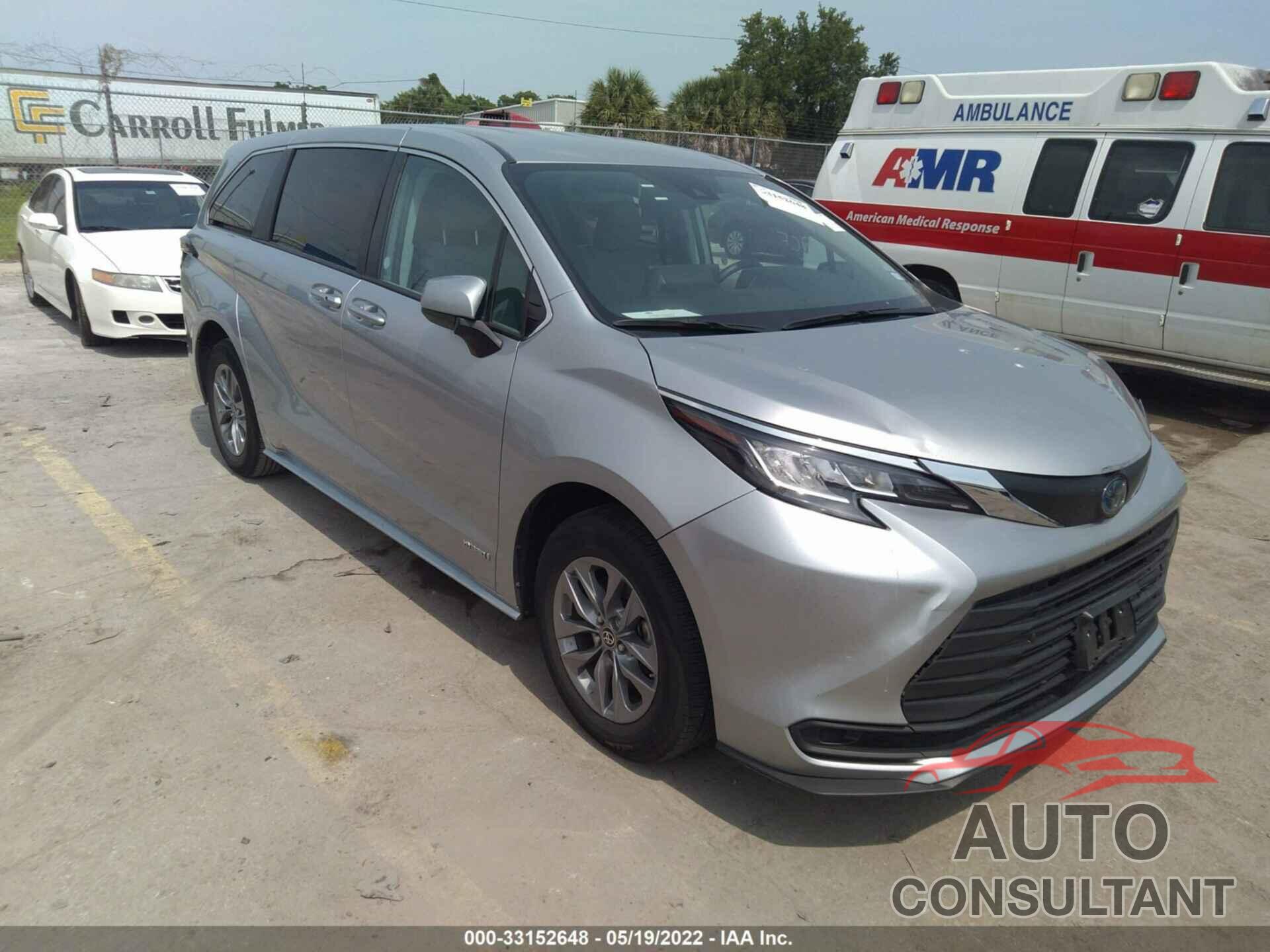 TOYOTA SIENNA 2021 - 5TDKRKEC2MS018208