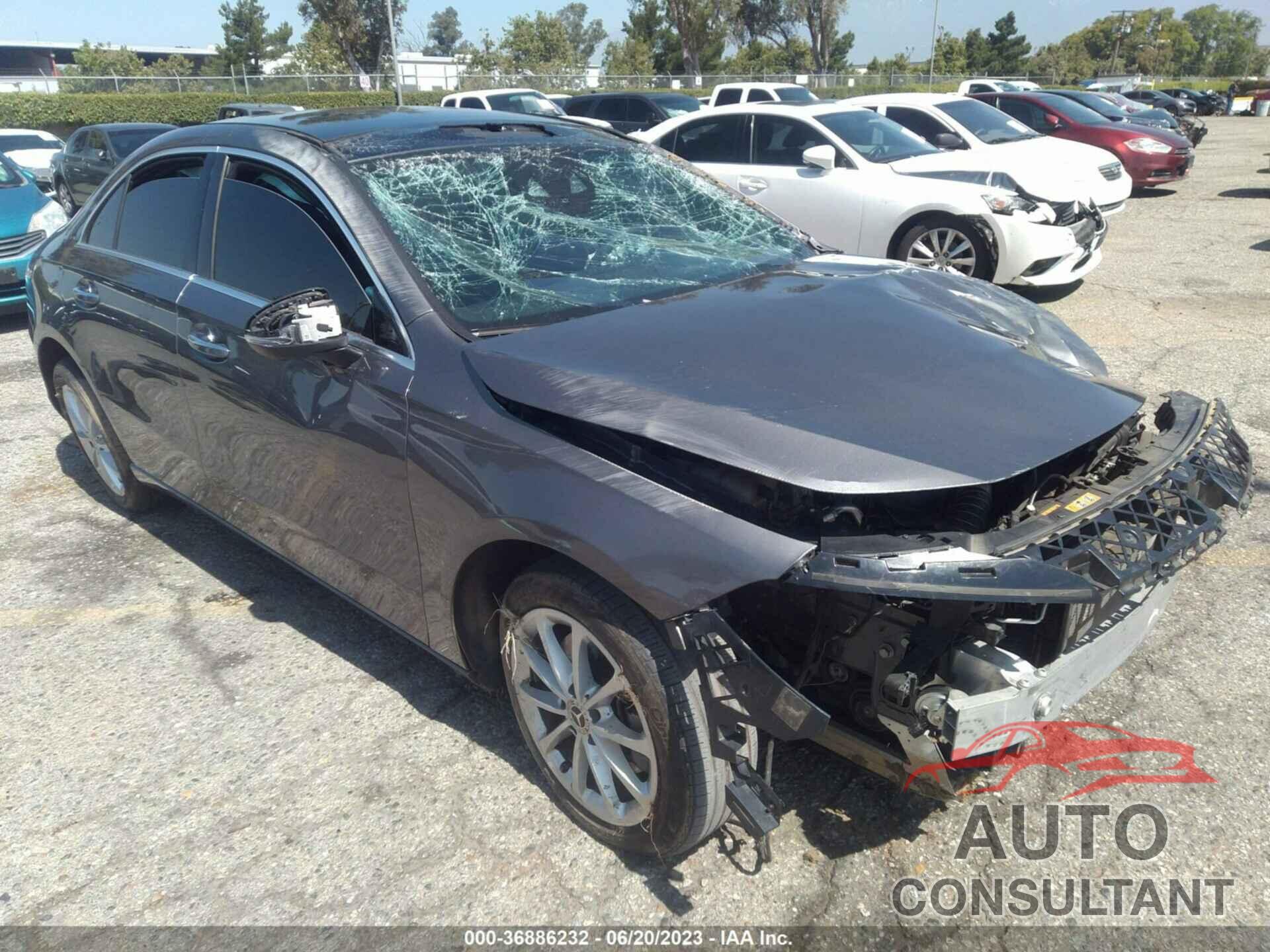 MERCEDES-BENZ A 220 2019 - WDD3G4EB0KW027554