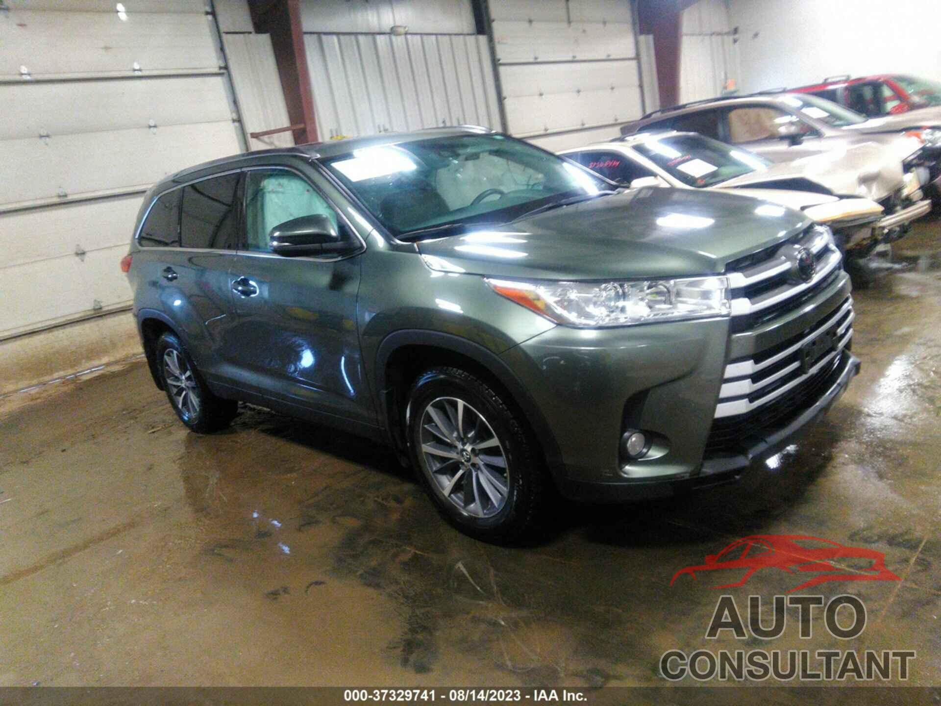 TOYOTA HIGHLANDER 2019 - 5TDJZRFH2KS957936