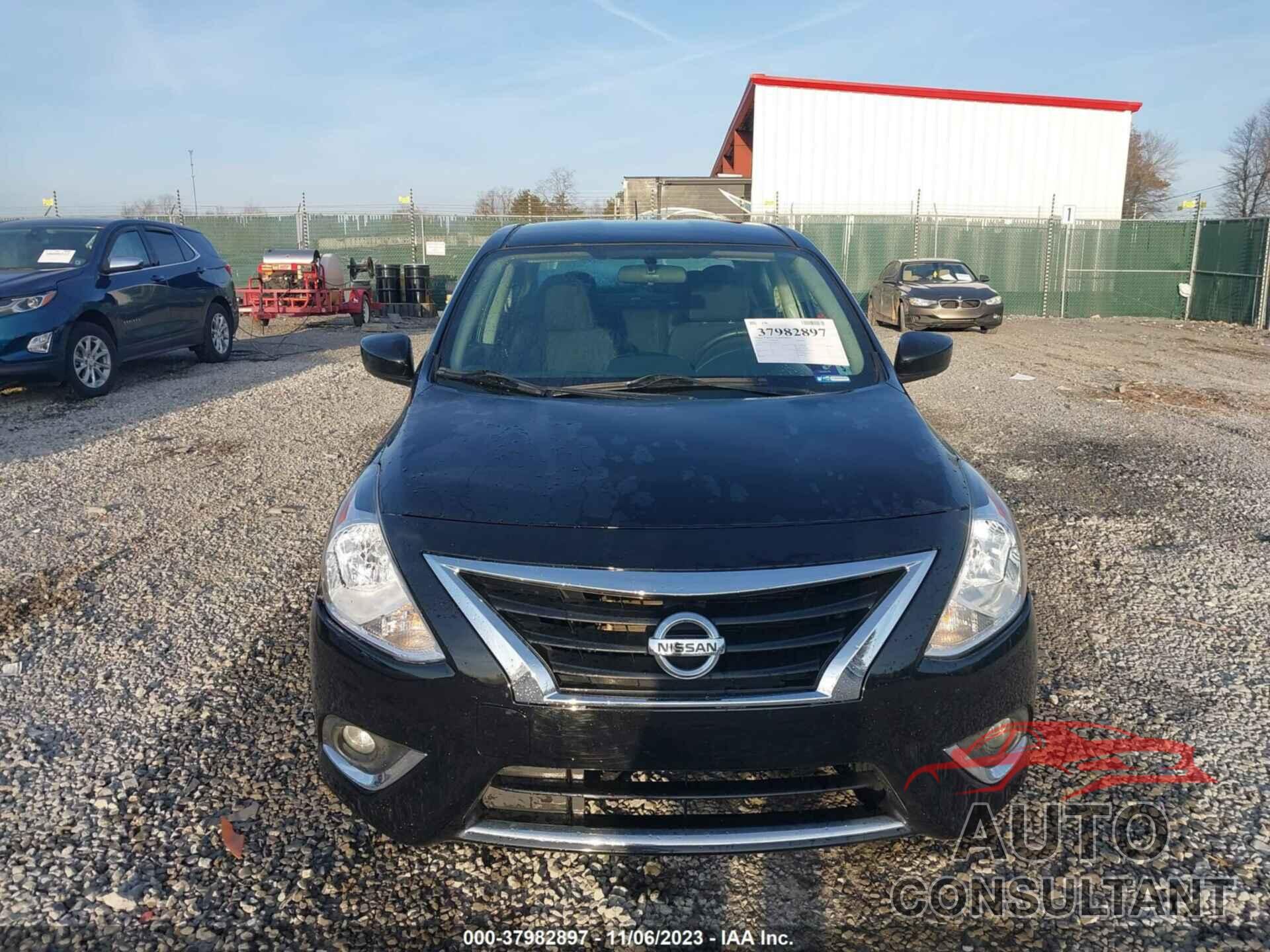 NISSAN VERSA 2018 - 3N1CN7AP0JL865755