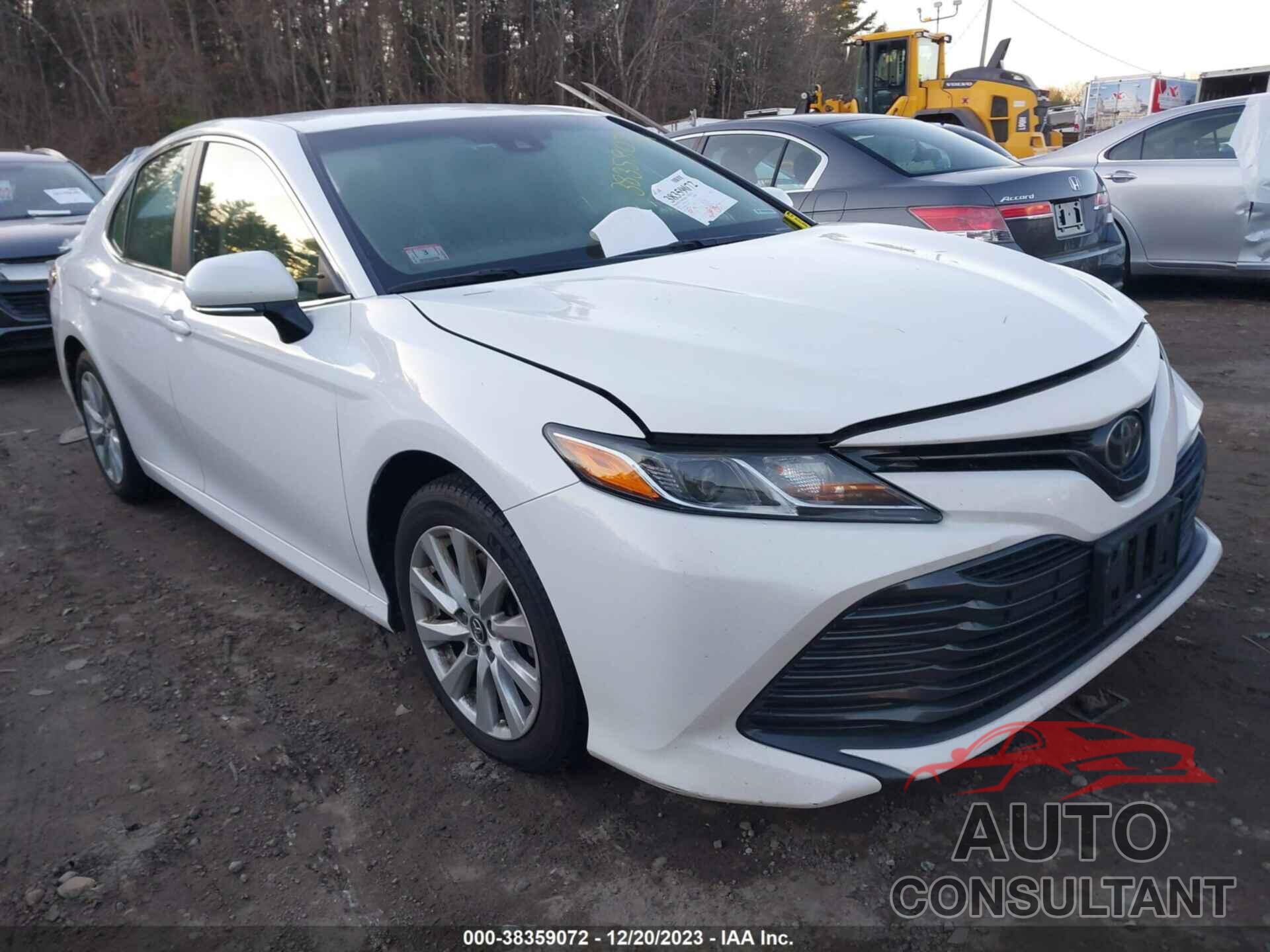 TOYOTA CAMRY 2018 - 4T1B11HK5JU562287