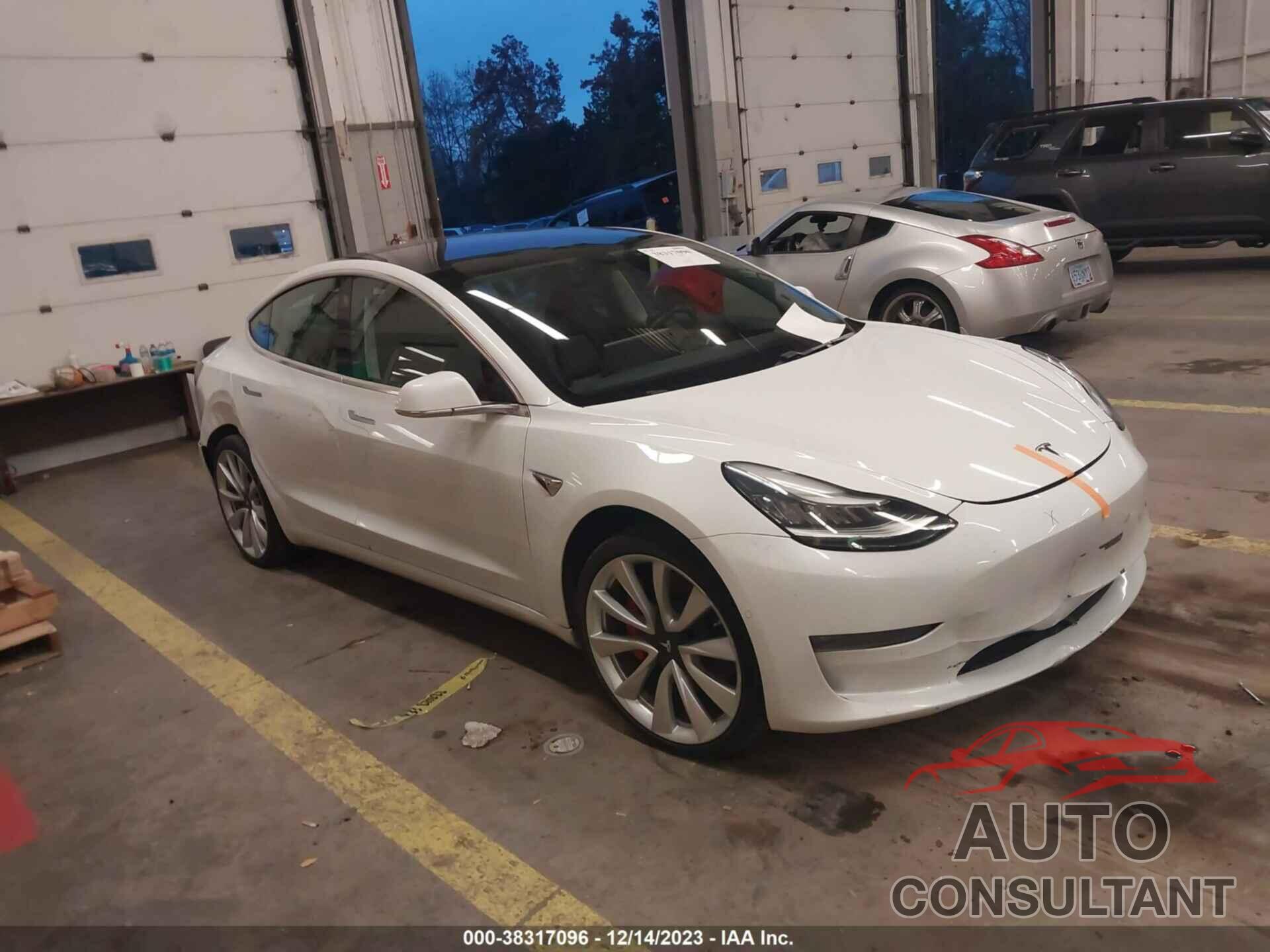 TESLA MODEL 3 2018 - 5YJ3E1EB6JF084259