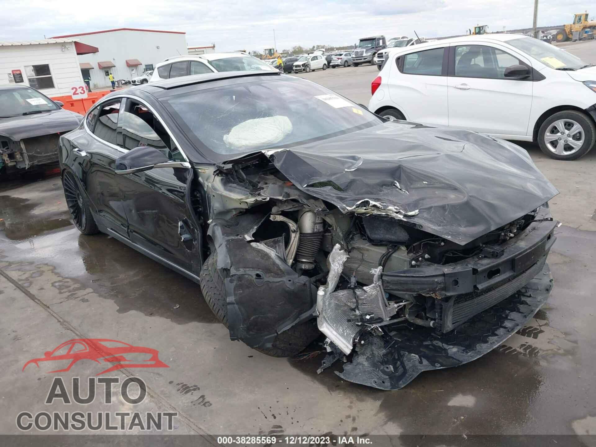 TESLA MODEL S 2018 - 5YJSA1E23JF265326
