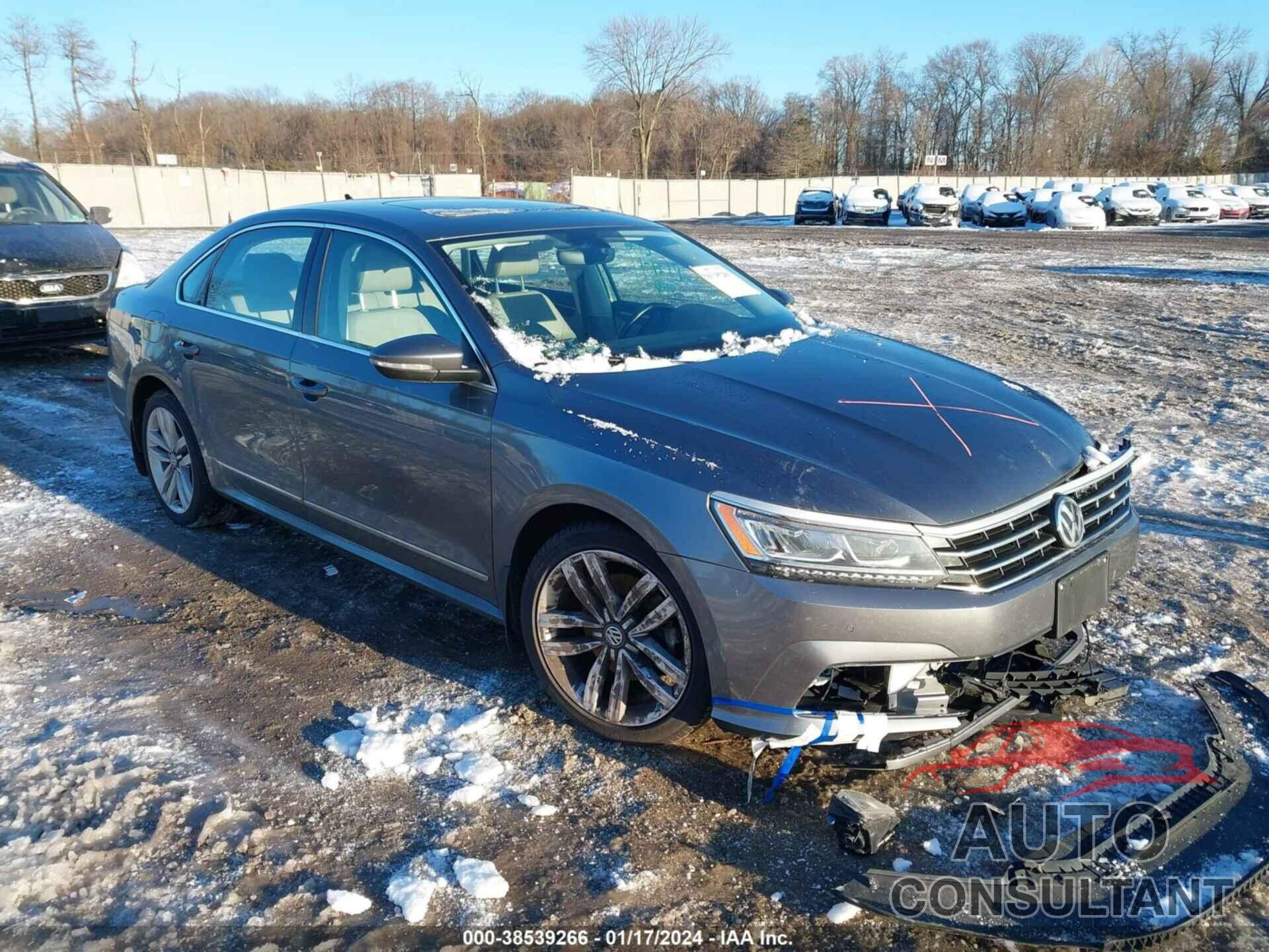VOLKSWAGEN PASSAT 2017 - 1VWGT7A36HC079995