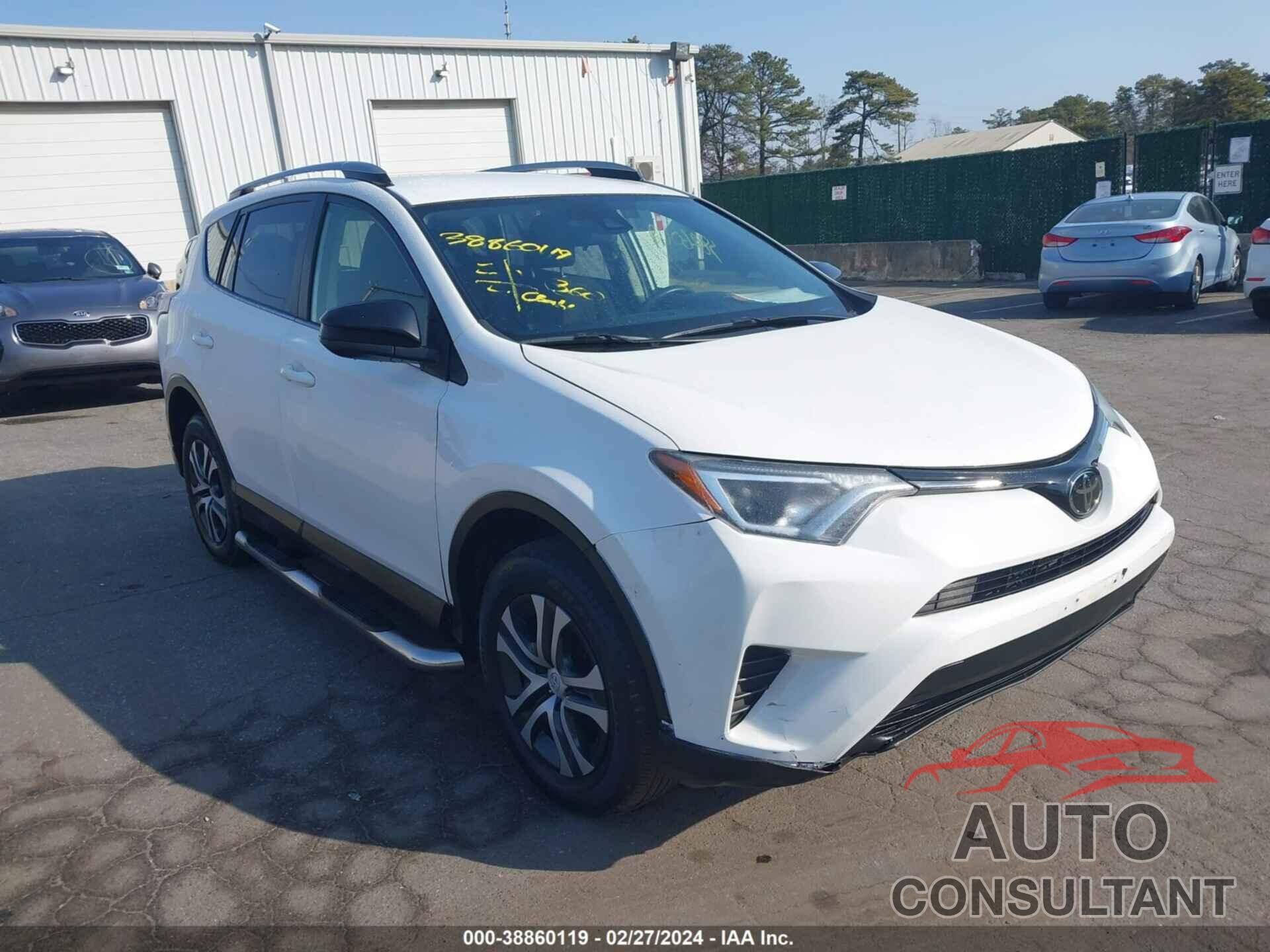 TOYOTA RAV4 2018 - JTMBFREV3JJ739911
