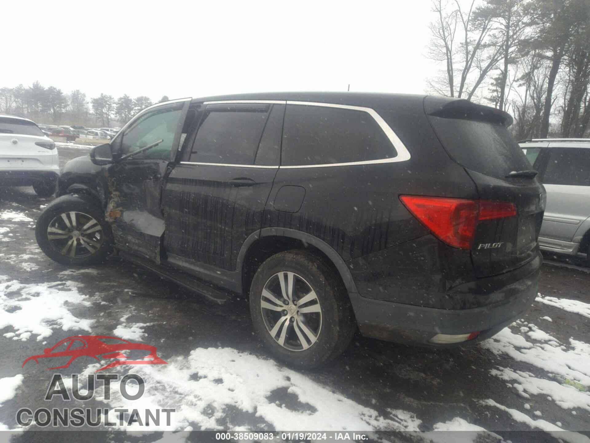 HONDA PILOT 2017 - 5FNYF6H33HB058667