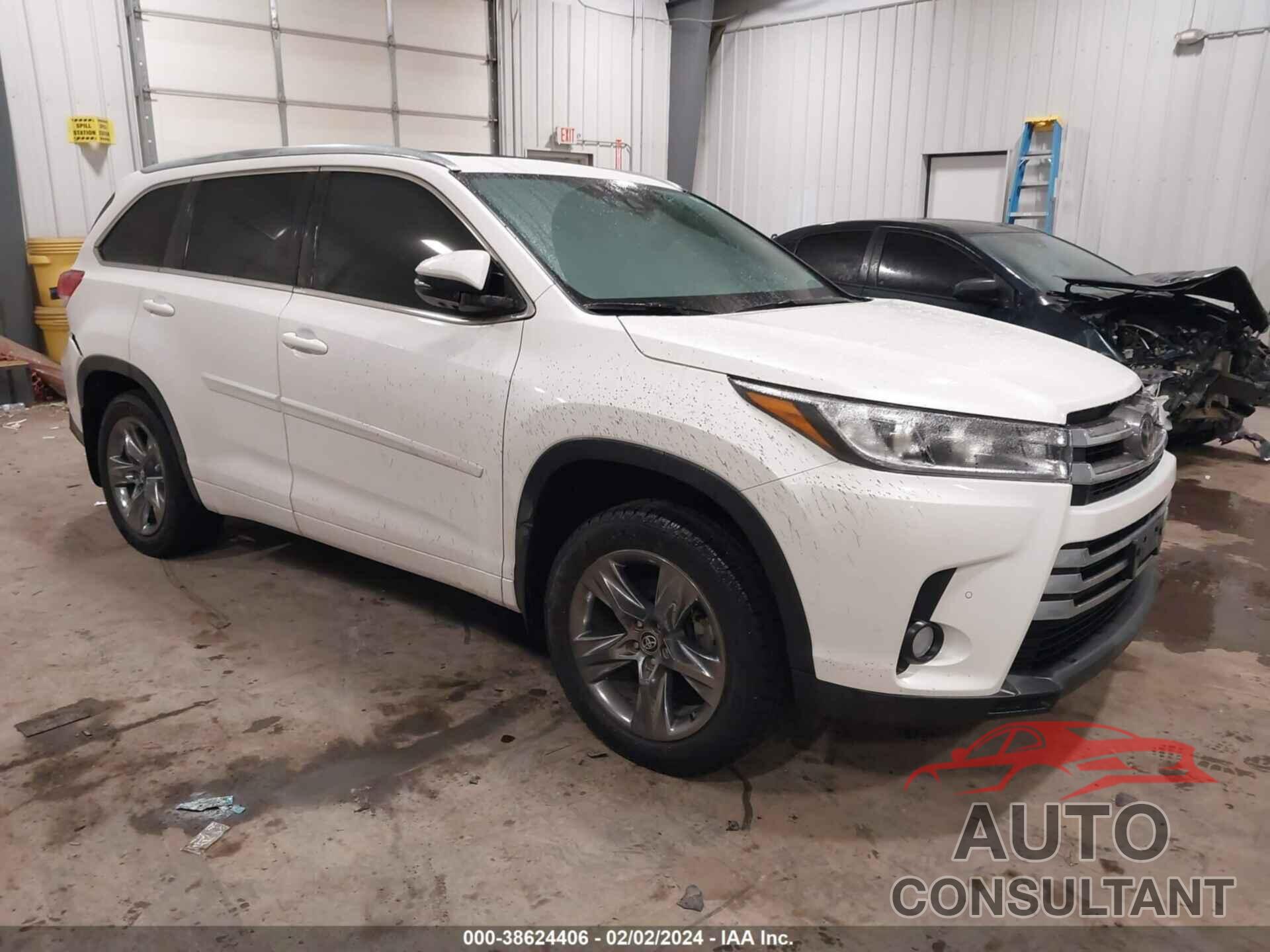 TOYOTA HIGHLANDER 2018 - 5TDDZRFH7JS831308