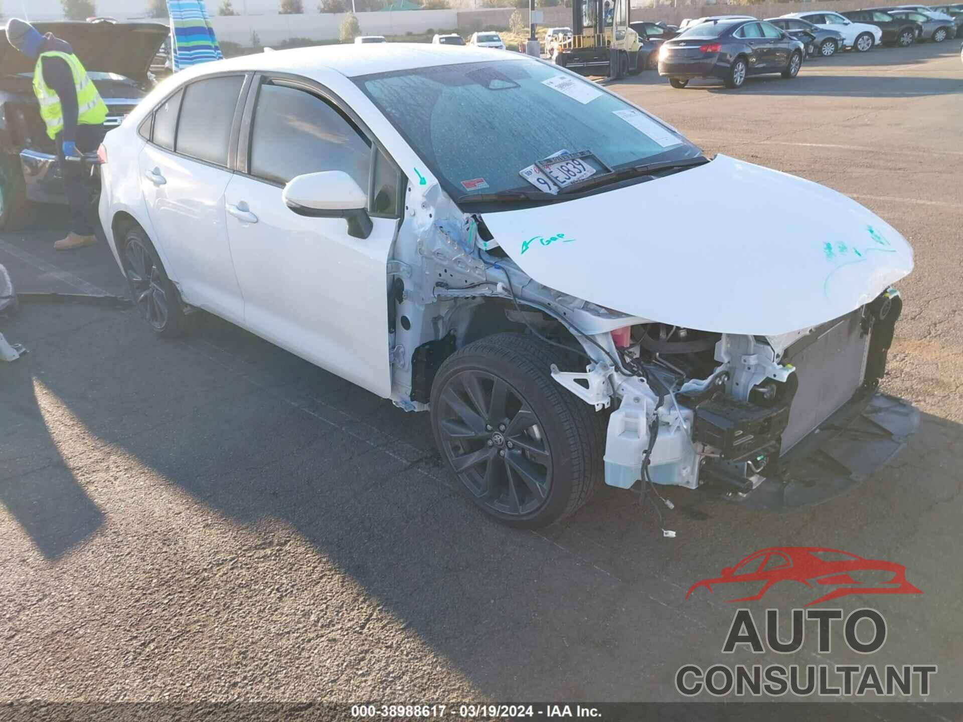 TOYOTA COROLLA 2024 - JTDBCMFE4R3028857