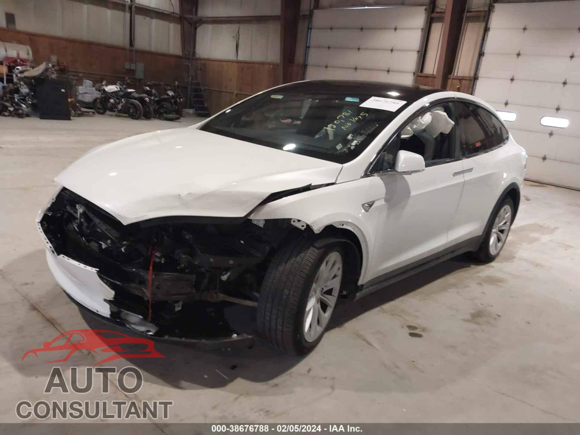 TESLA MODEL X 2017 - 5YJXCAE21HF070206