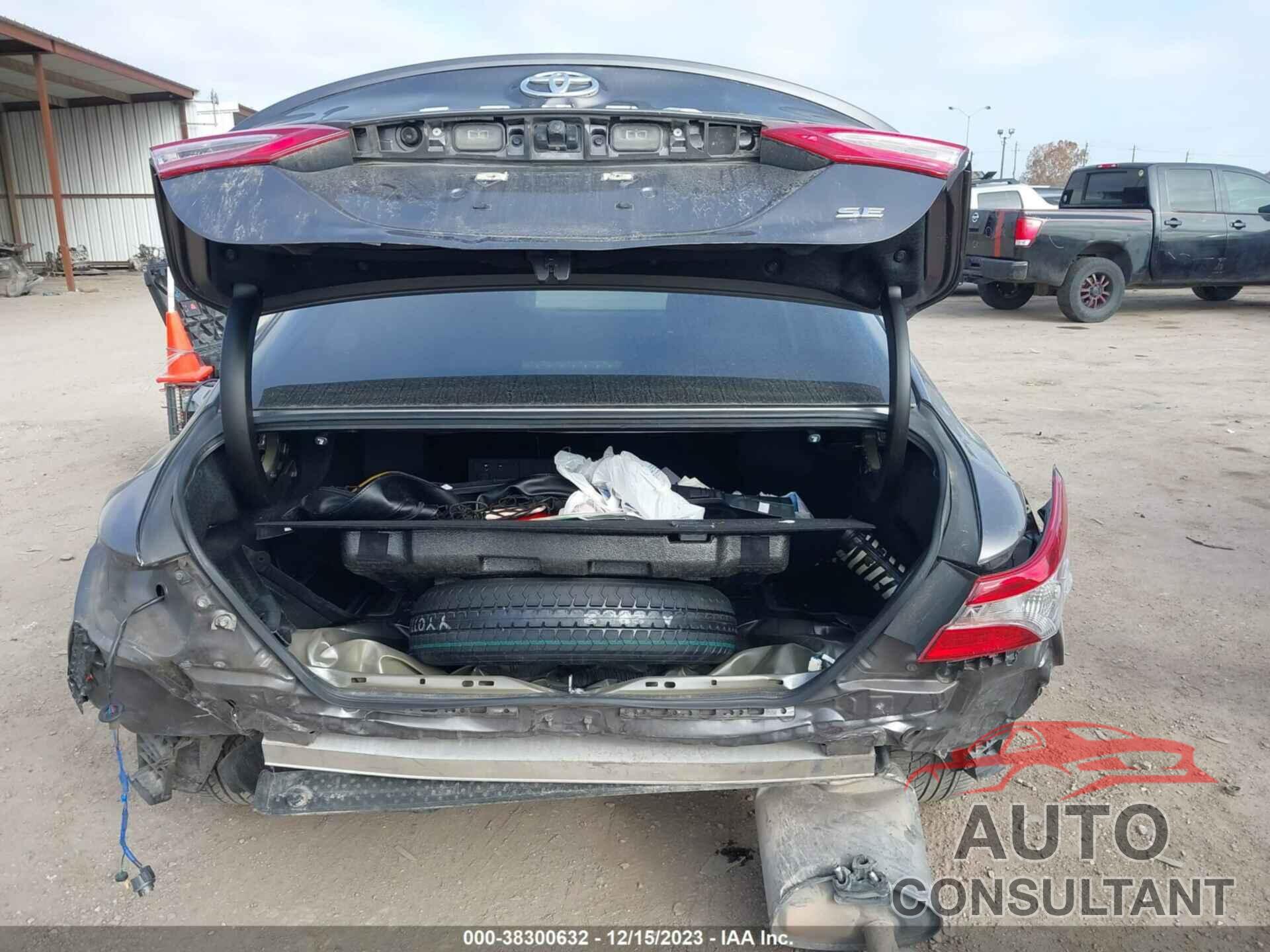 TOYOTA CAMRY 2018 - 4T1B11HK0JU542870