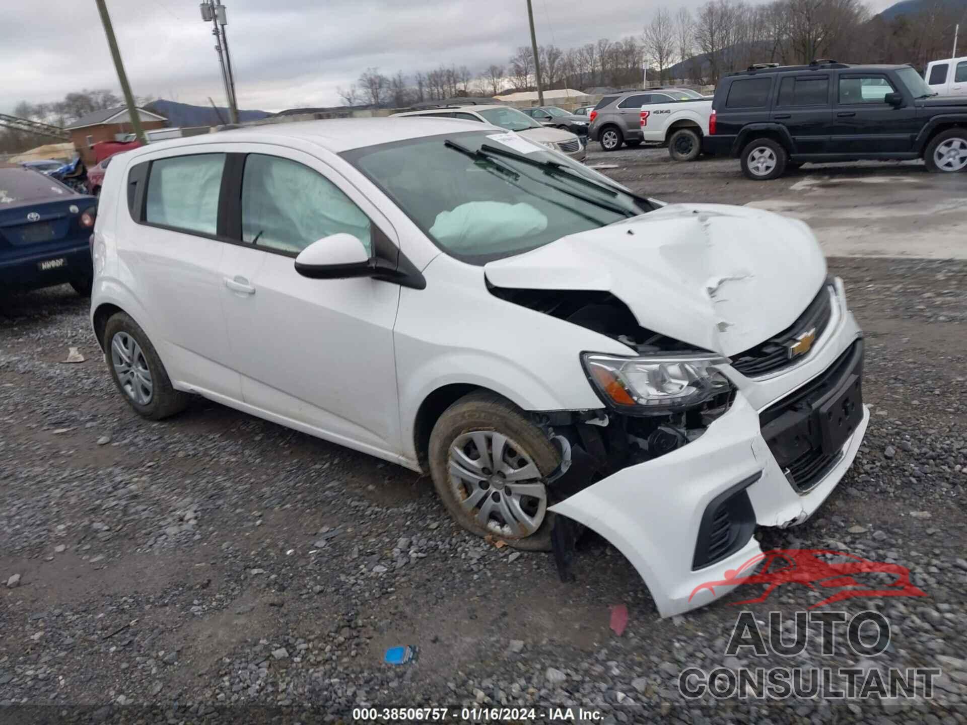 CHEVROLET SONIC 2017 - 1G1JG6SH2H4155166