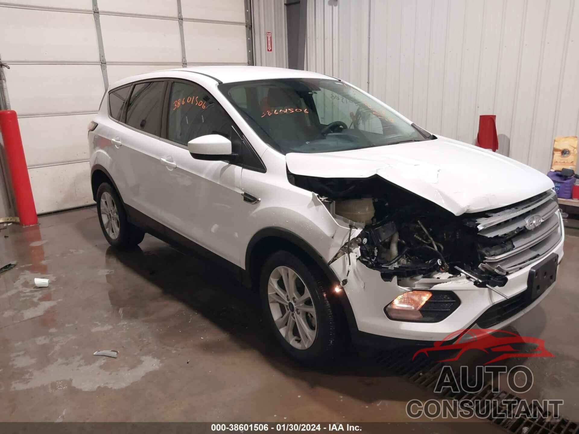 FORD ESCAPE 2017 - 1FMCU9GD6HUE48046