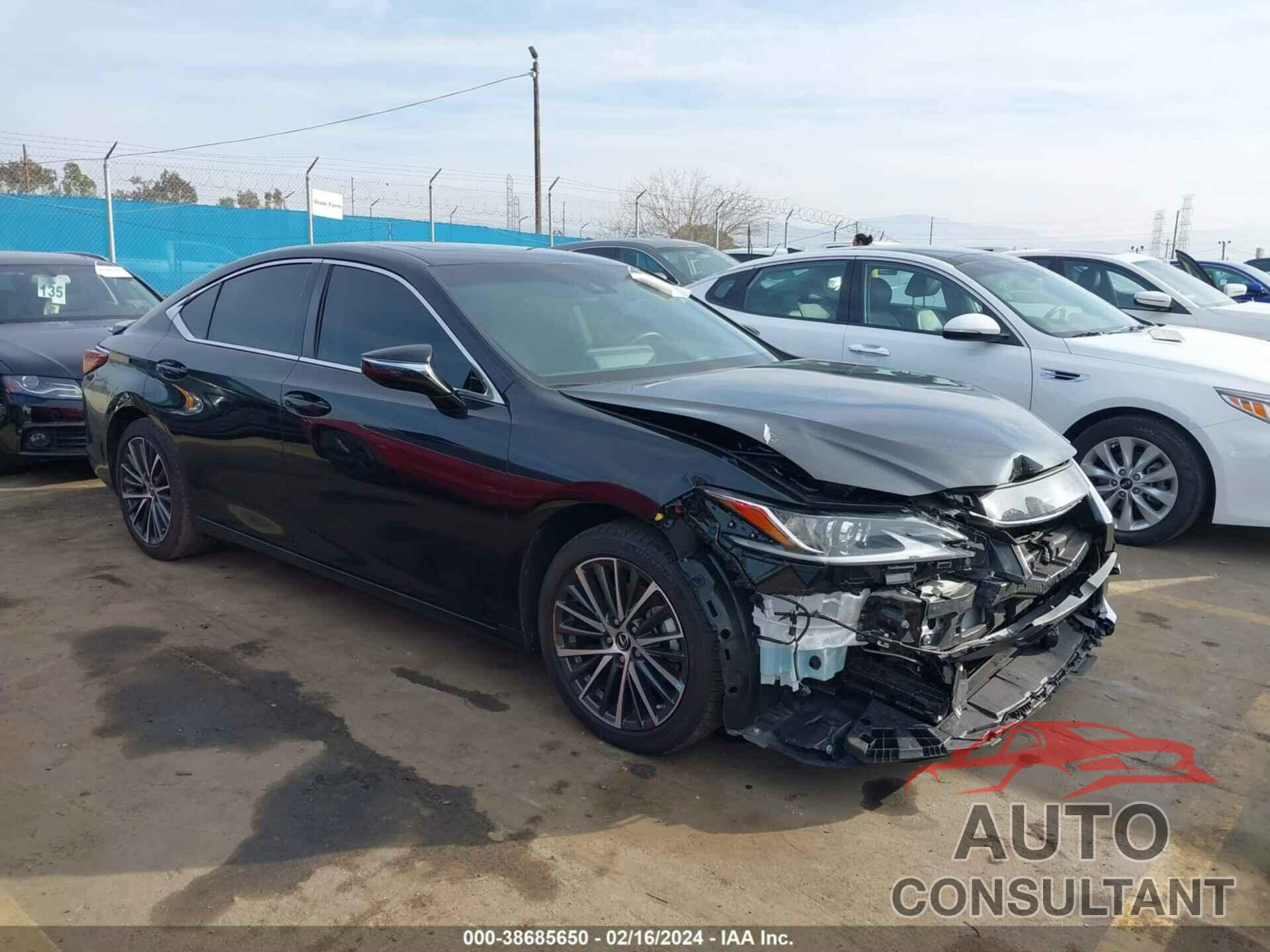LEXUS ES 300H 2023 - 58ADA1C12PU031895