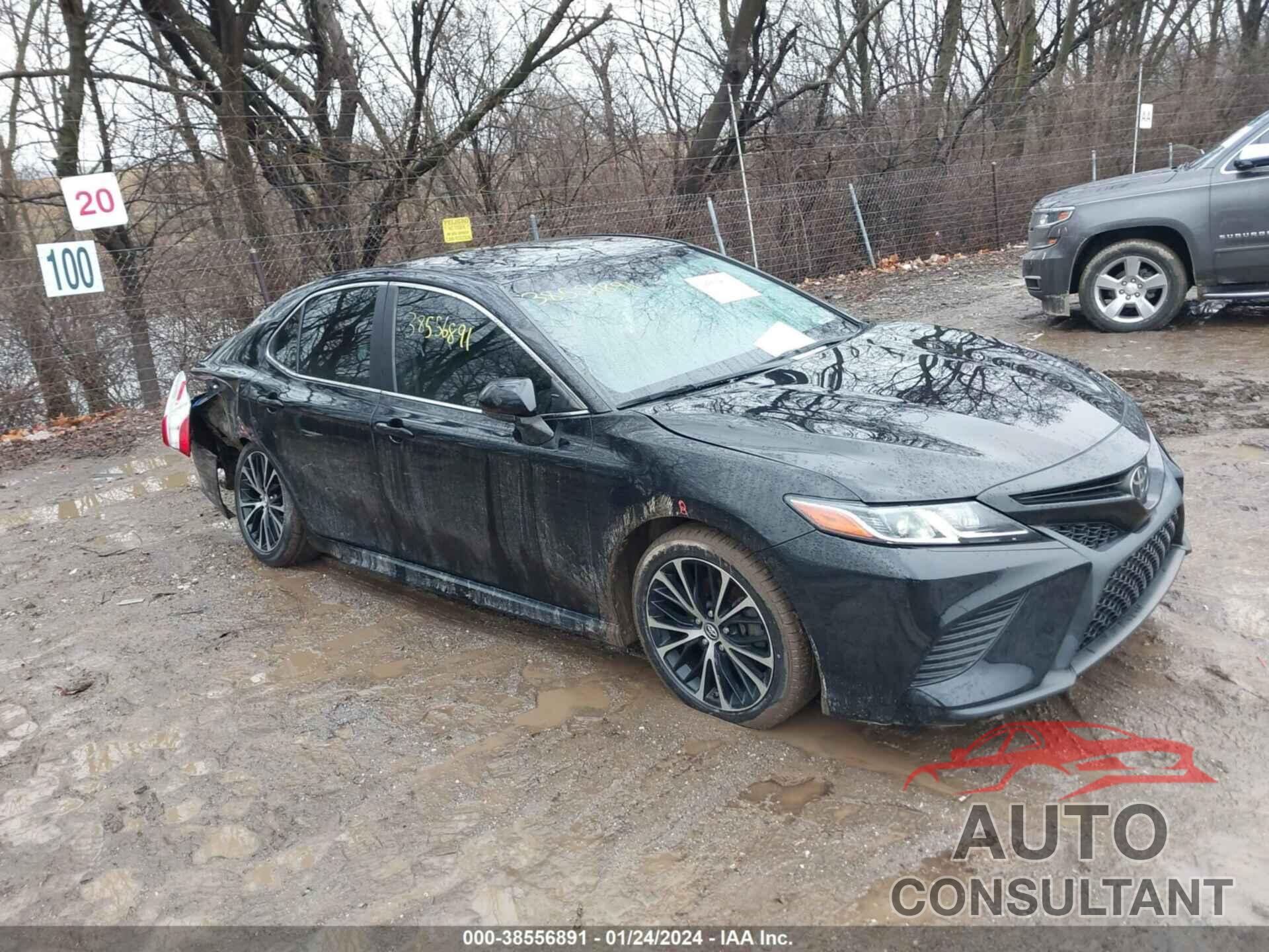 TOYOTA CAMRY 2018 - 4T1B11HK8JU554975