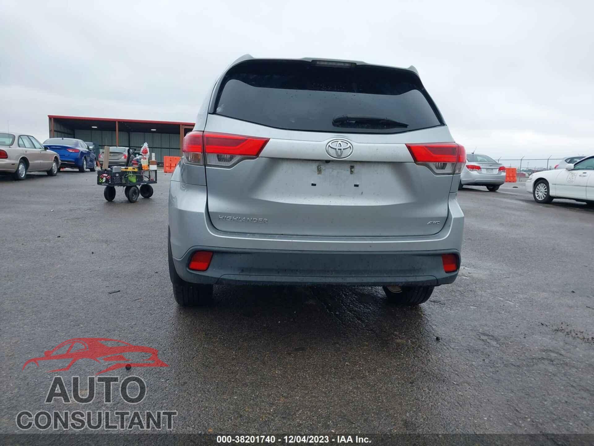 TOYOTA HIGHLANDER 2017 - 5TDBZRFH3HS451139