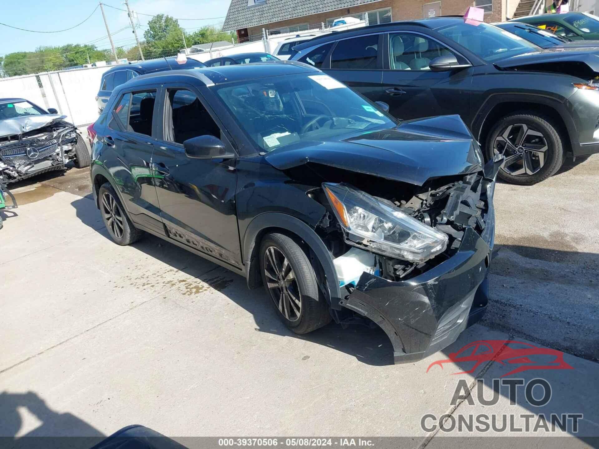 NISSAN KICKS 2018 - 3N1CP5CU8JL505828