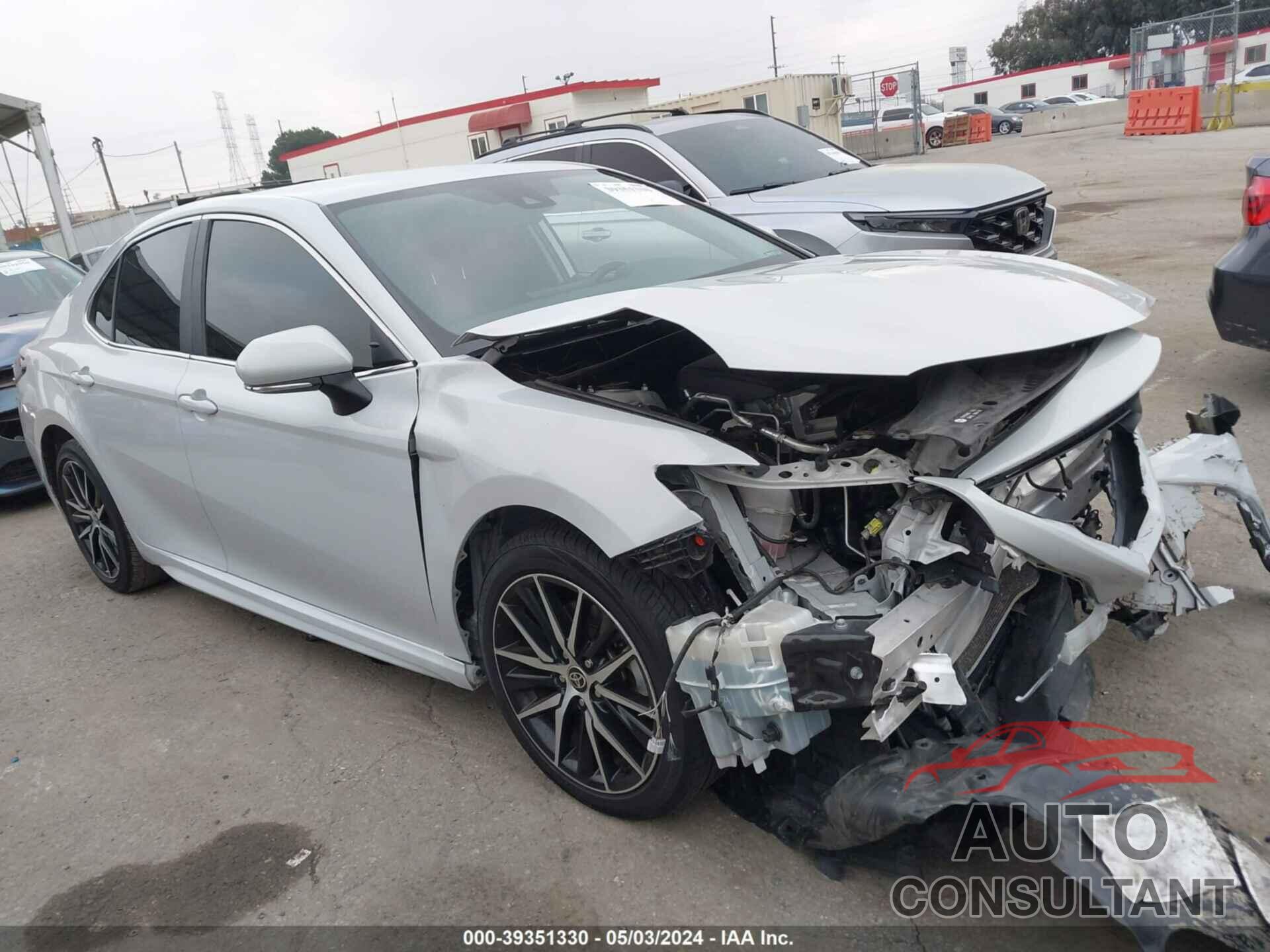 TOYOTA CAMRY 2022 - 4T1G11AK6NU499593
