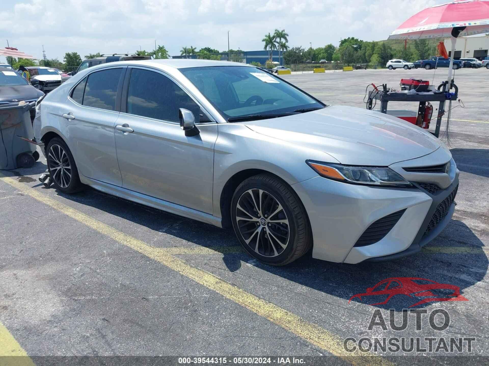 TOYOTA CAMRY 2020 - 4T1G11AK5LU903772