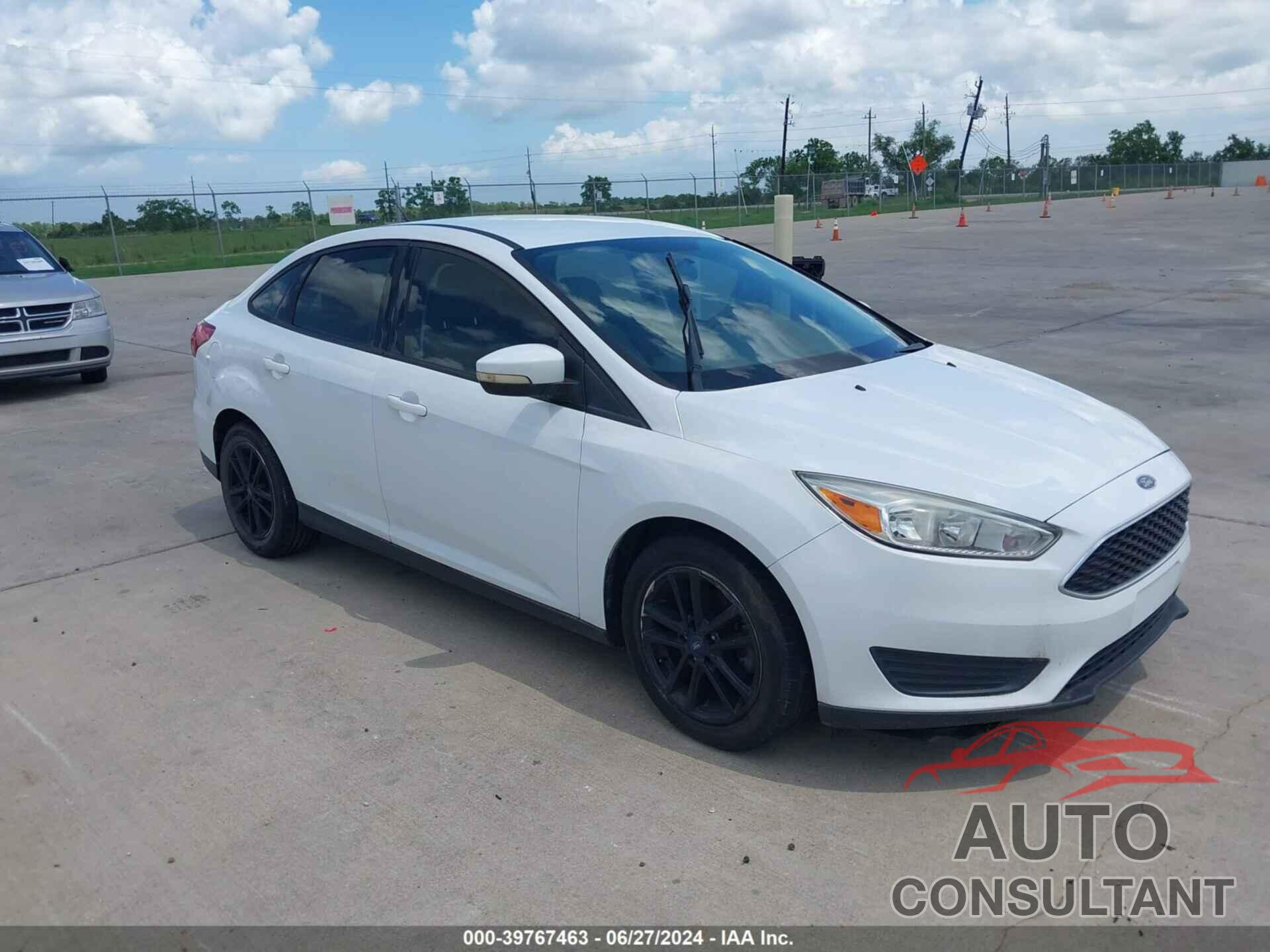 FORD FOCUS 2017 - 1FADP3F26HL285875