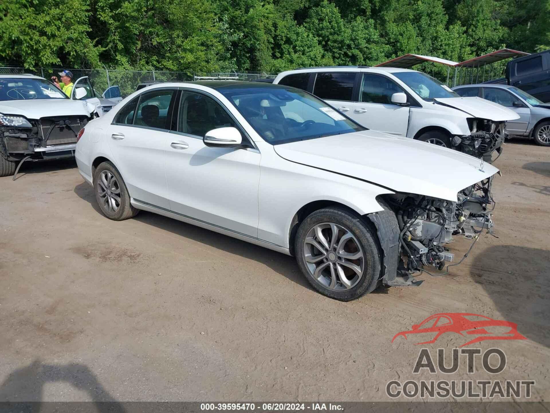 MERCEDES-BENZ C 300 2016 - 55SWF4KB0GU120227