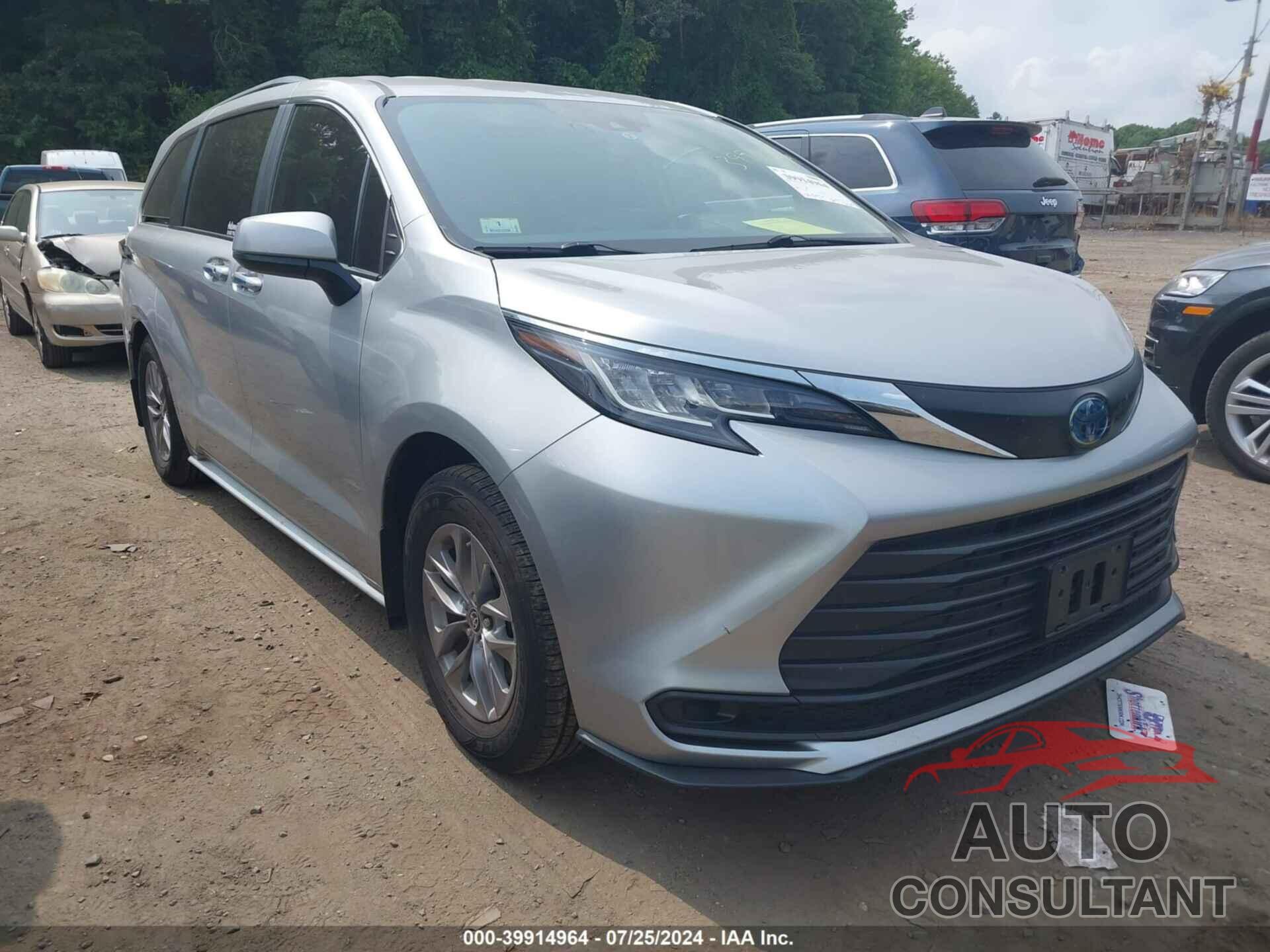 TOYOTA SIENNA 2022 - 5TDKRKEC2NS130346