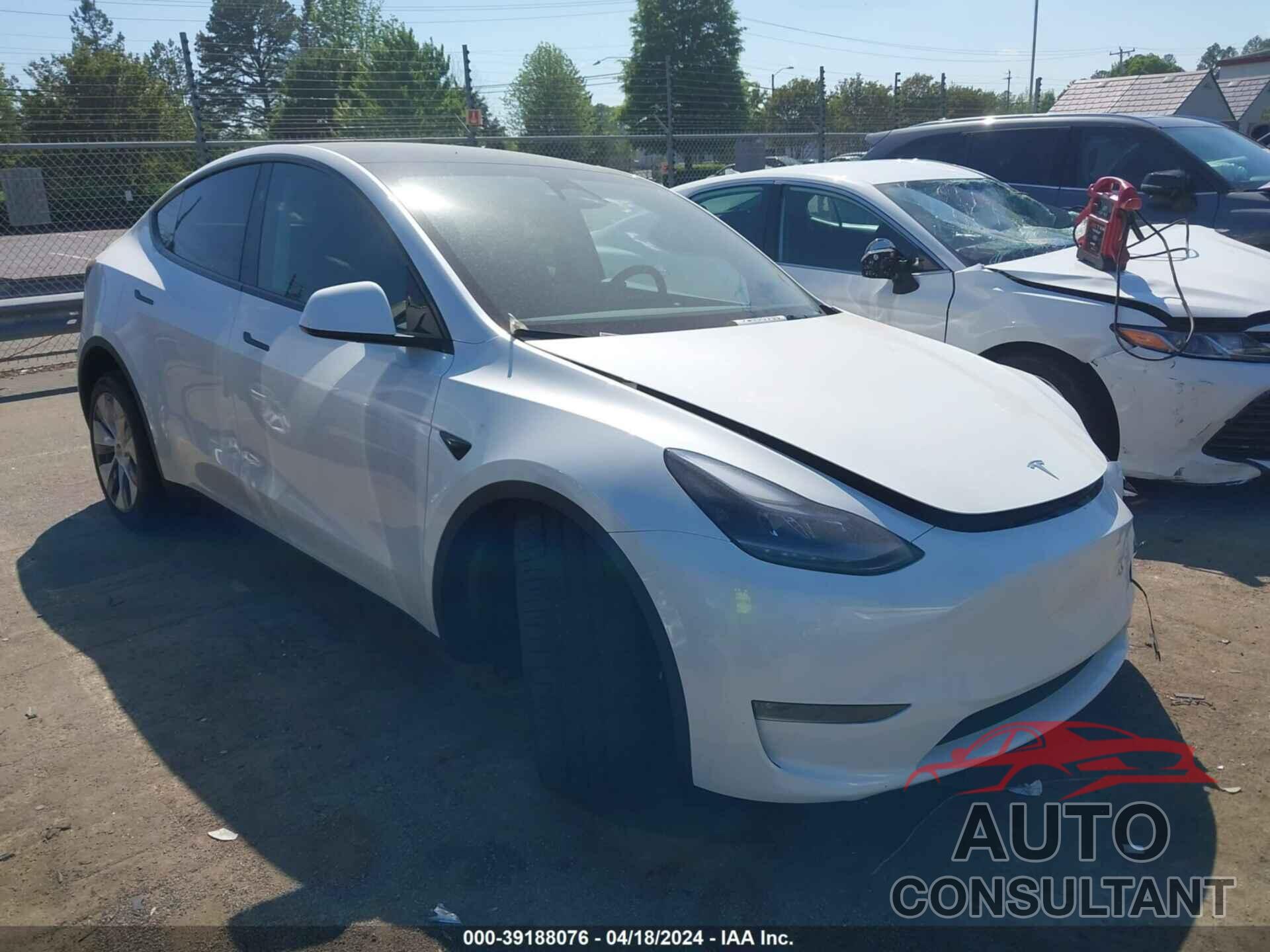 TESLA MODEL Y 2024 - 7SAYGDEE8RA260008