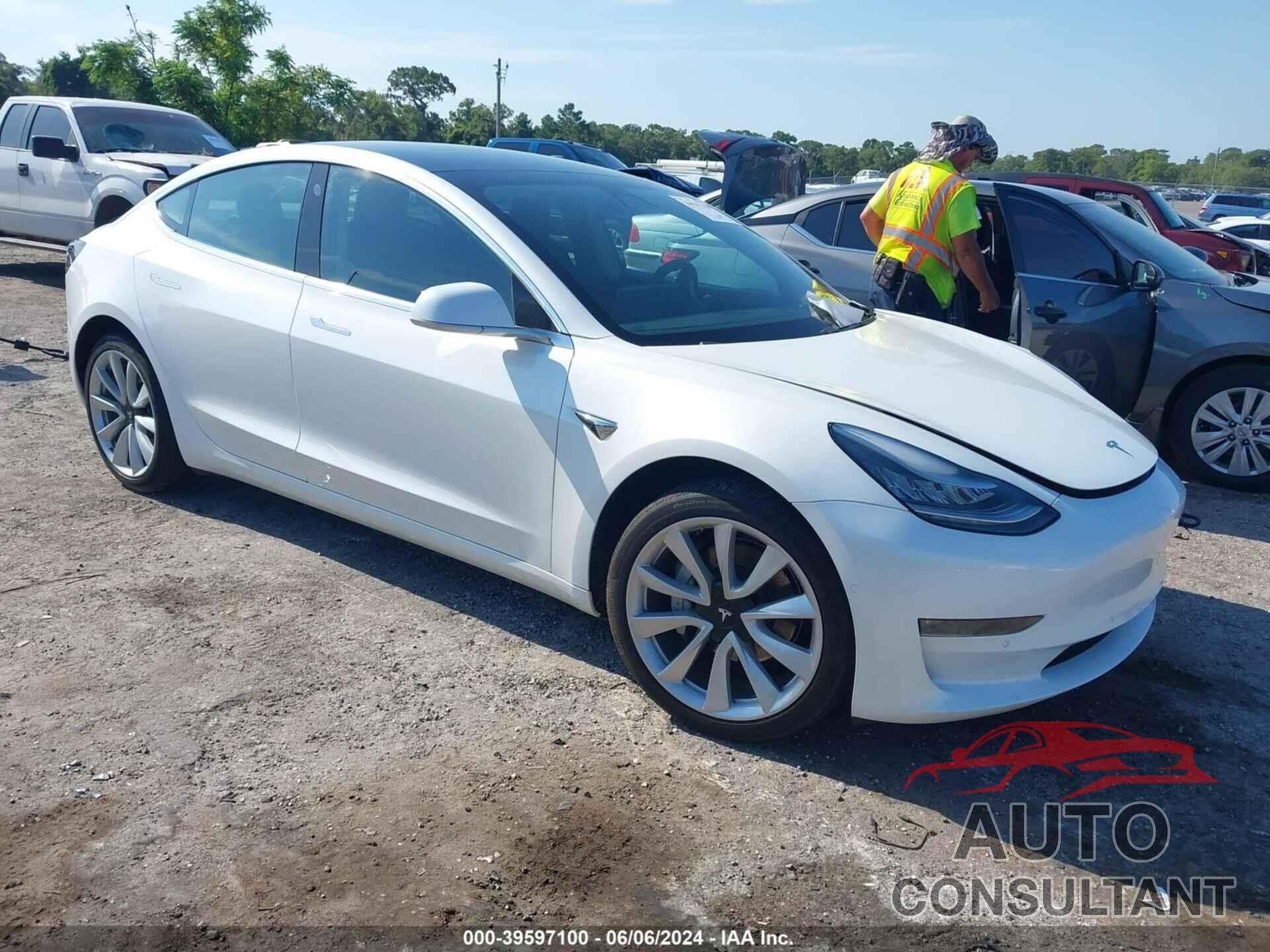 TESLA MODEL 3 2020 - 5YJ3E1EC5LF586935