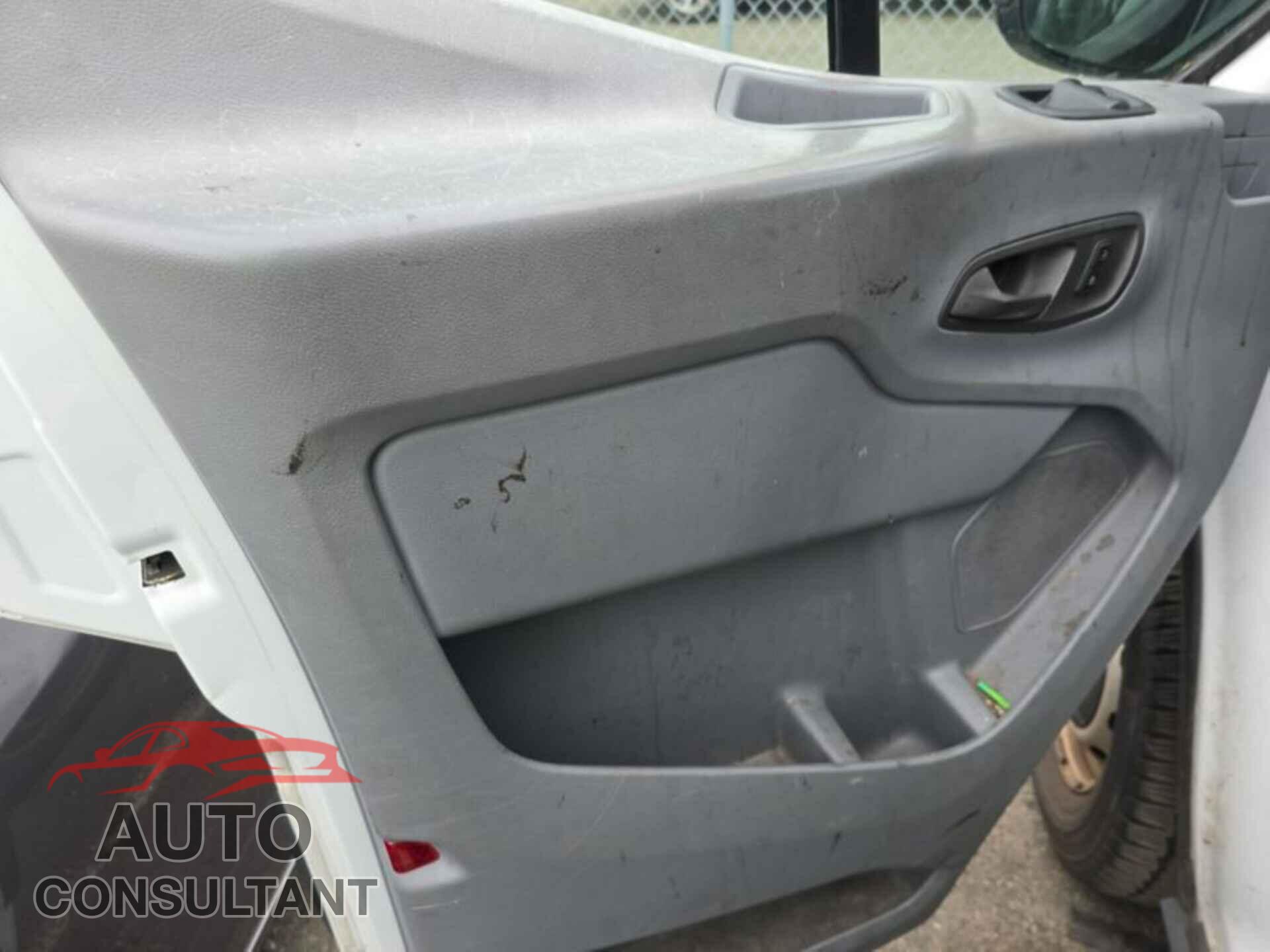 FORD TRANSIT 2018 - 1FTYR2CM1JKB43371