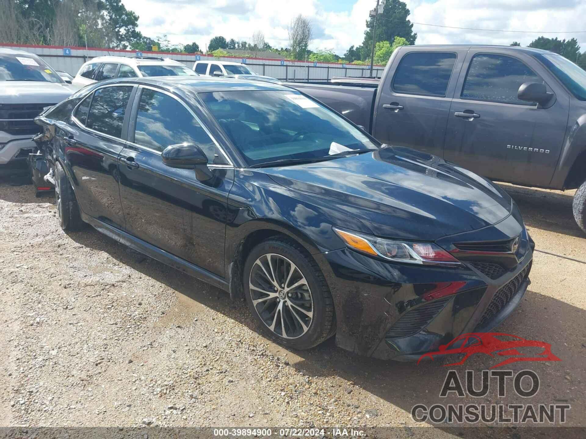 TOYOTA CAMRY 2018 - 4T1B11HK5JU672708