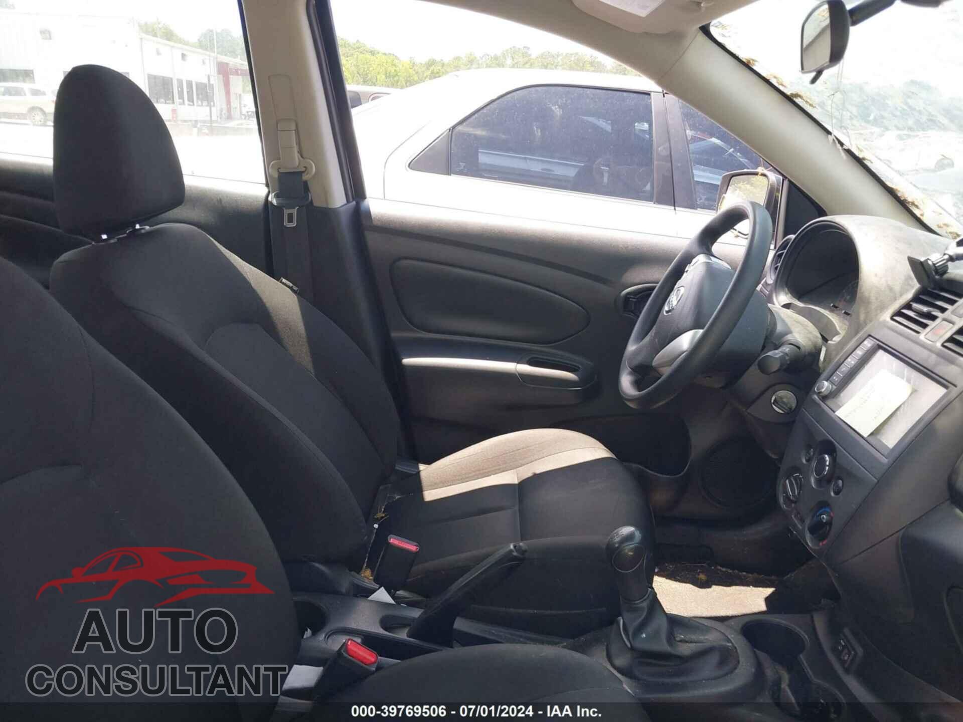 NISSAN VERSA 2019 - 3N1CN7AP3KL869512