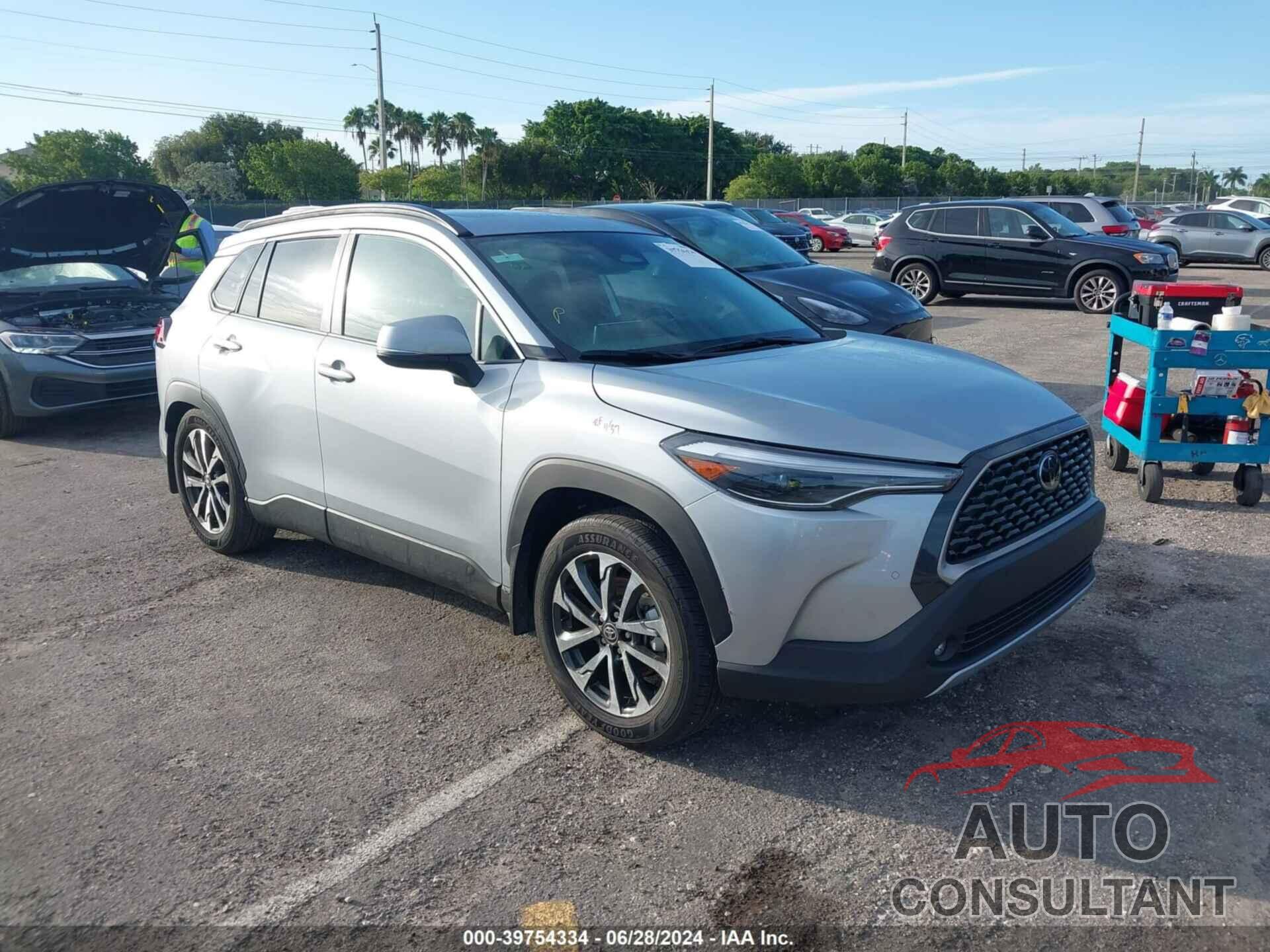 TOYOTA COROLLA CROSS 2023 - 7MUDAAAG6PV055923