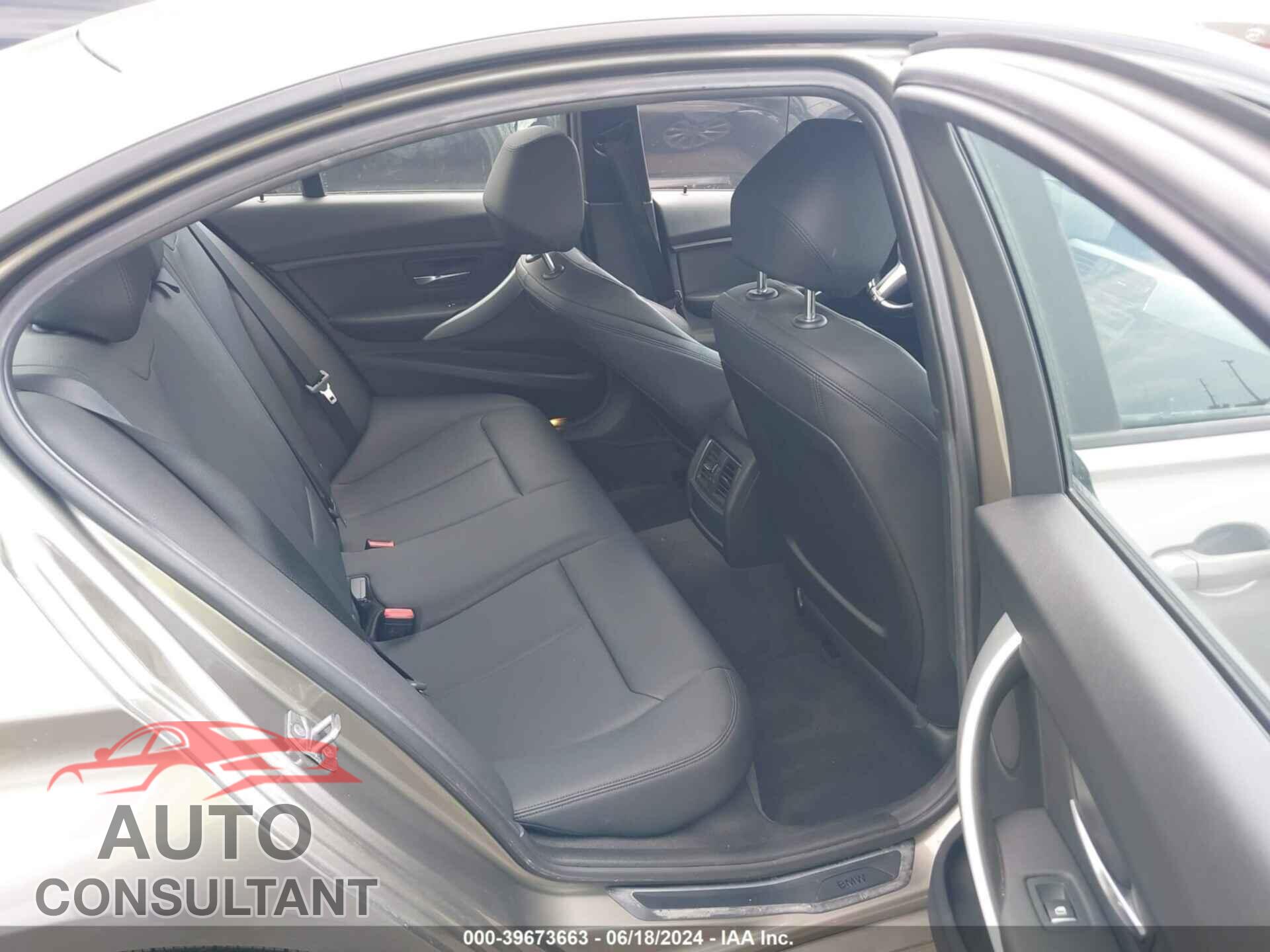 BMW 320I 2016 - WBA8E5G55GNU21953