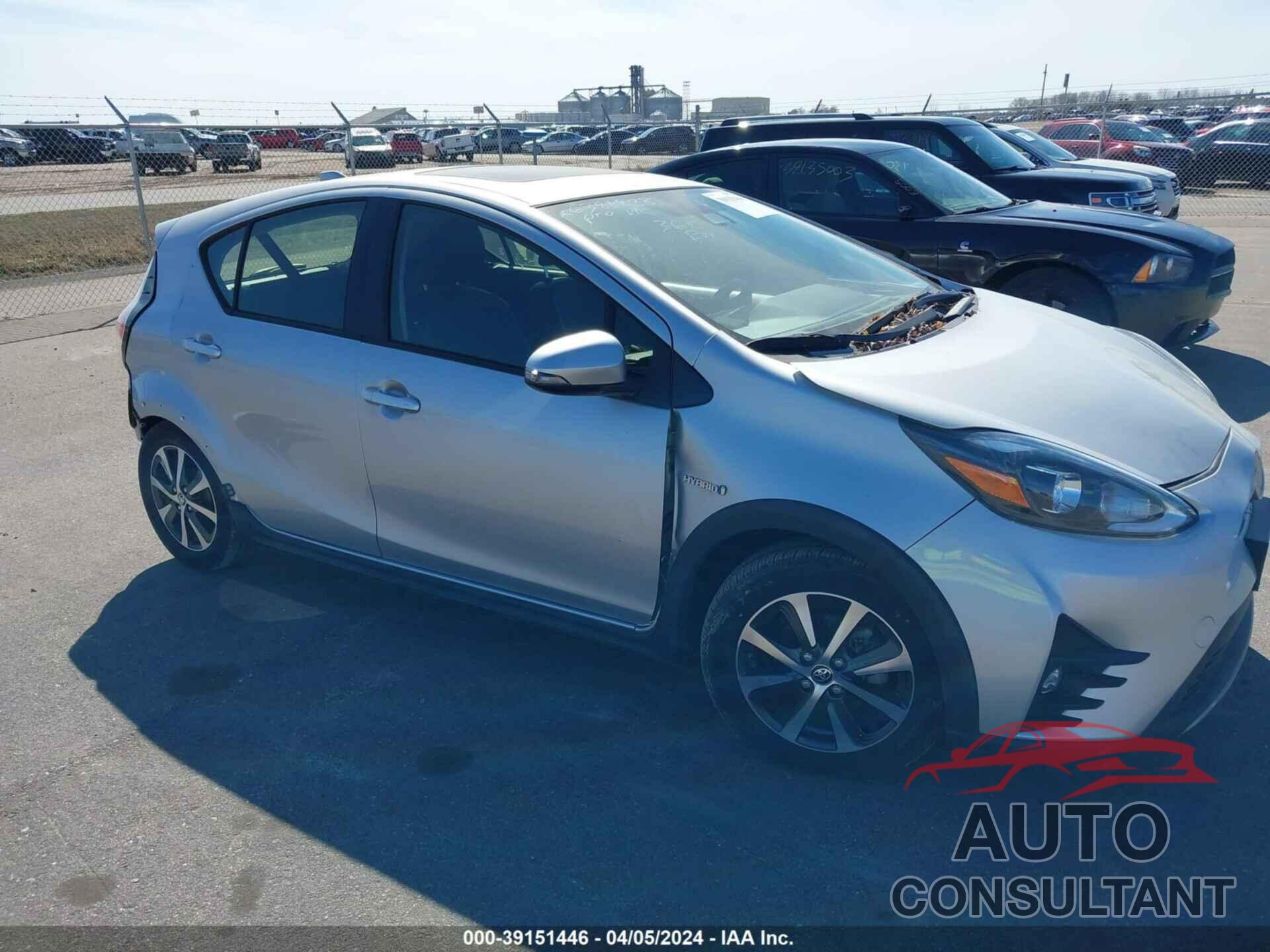 TOYOTA PRIUS C 2018 - JTDKDTB31J1600267
